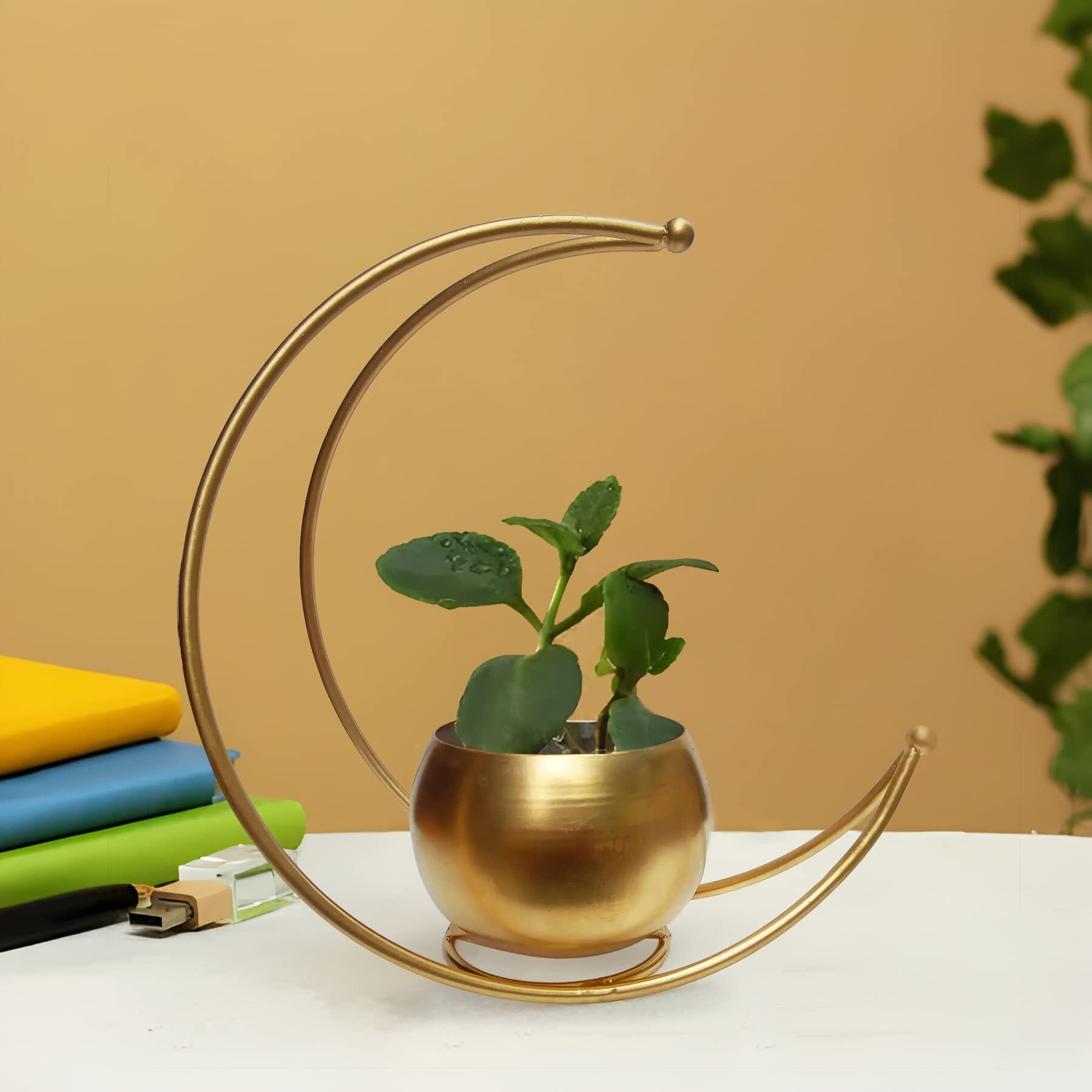 CraftVatika Geometric Metal Flower Vase Diwali Gift Items for Home Decoration Tabletop, Side Table, Living Room, Home Office Decoration, Home Decorative Items, Golden 9 Inches Height