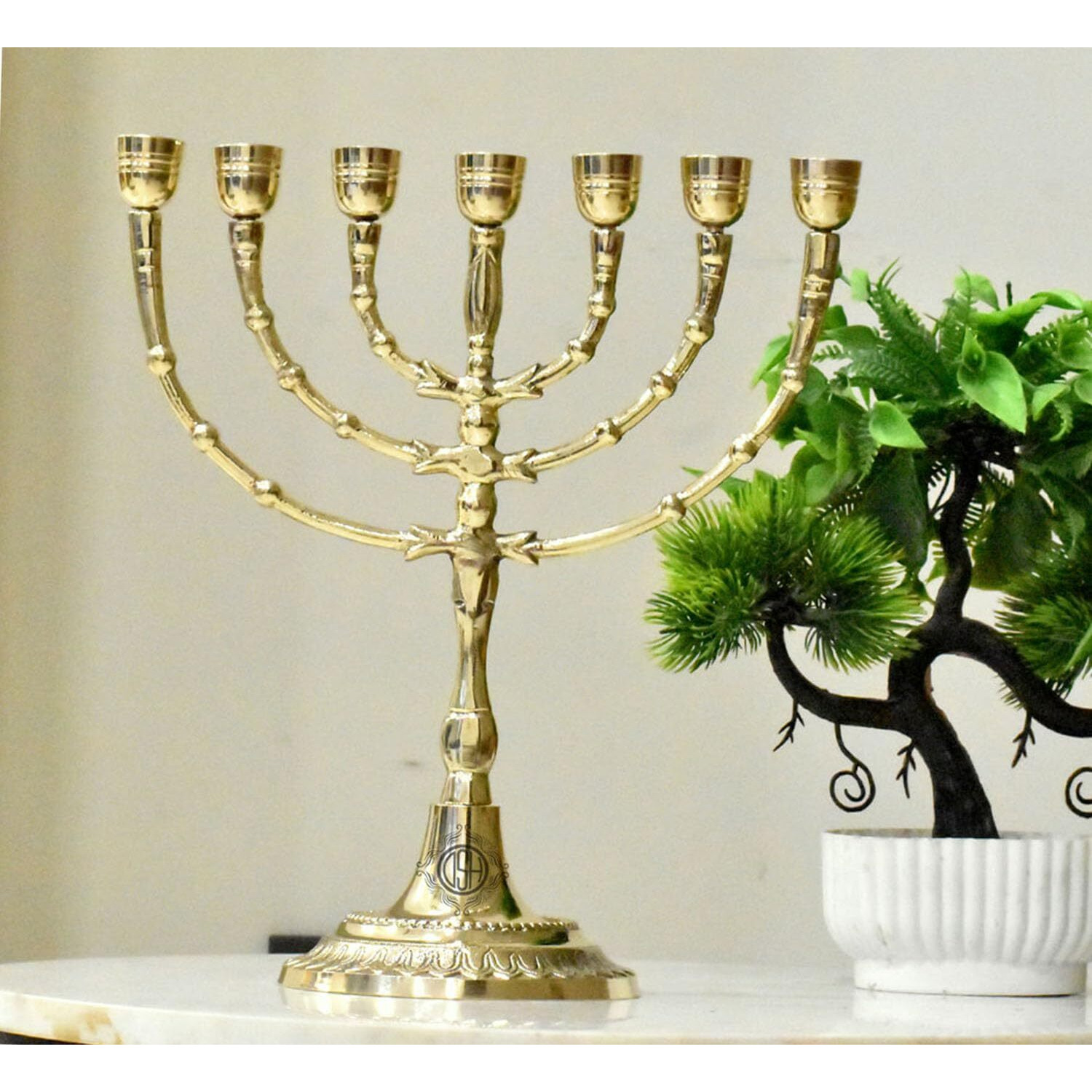 DSH CRAFTING YOUR CURIOSITY Brass Menorah Candle Holder Table Centerpiece 7 Candle Stick Holder for Home Decor,Wedding,Church,Diwali Decoration and Gifting.(MENORA-01-7B)