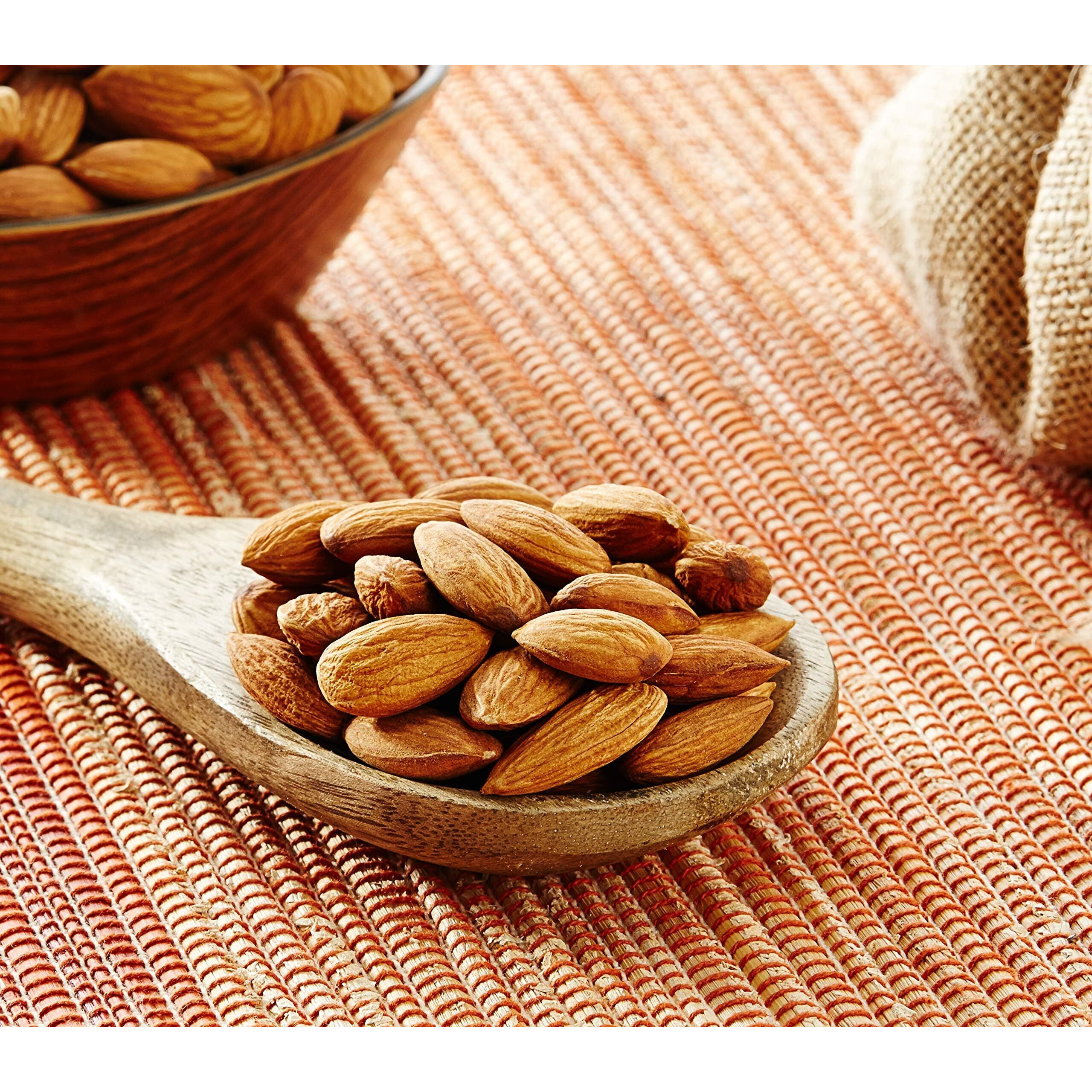 Amazon Brand - Vedaka 100% Natural California Almonds | 500g | Premium Badam | High in Fiber | Hygienically Packed | Grade - Independence