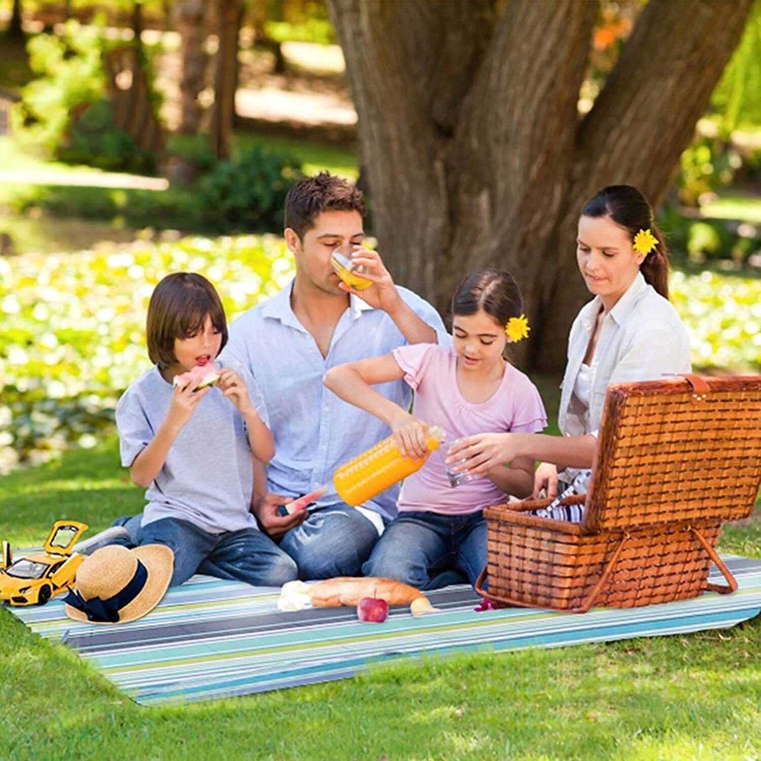 LEXSO Picnic Mat Waterproof 71 x 59 inches Waterproof Sandproof Foldable Portable Outdoor Picnic Blankets Mat for Beach Camping on Grass Picnic Mat Beach Mat Foldable Travelling Mat (Blue)