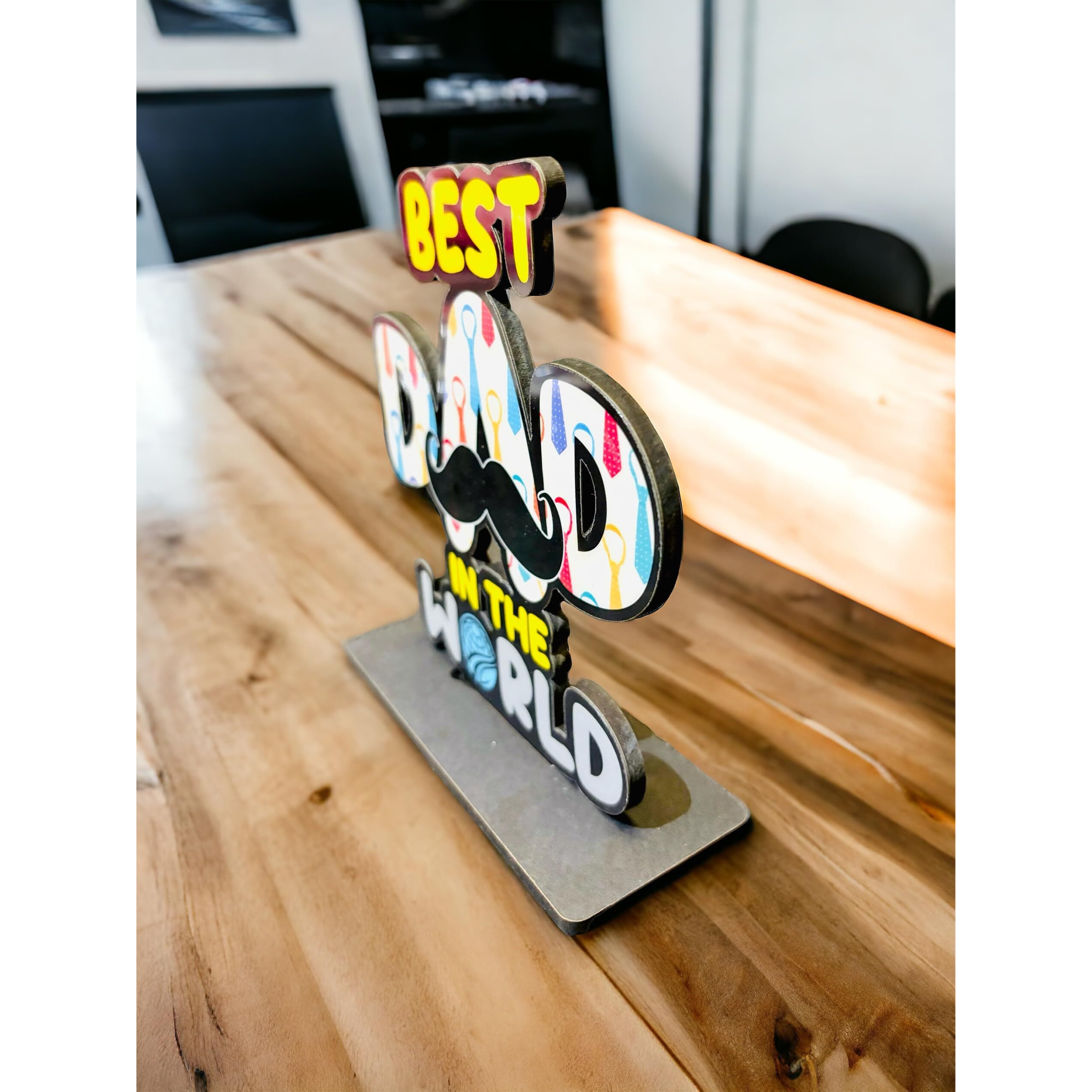 WARMINGO DE Best Dad In The World Wooden Trophy gift For Father or Dad | Fathers day Gift | Best Gift For Dad (Multicolor 6 x 5.5 Inches)