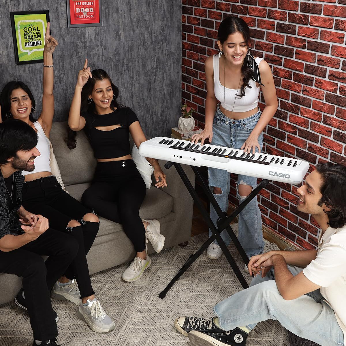 Casio CT-S200 Casiotone 61-Key Portable Keyboard (White)