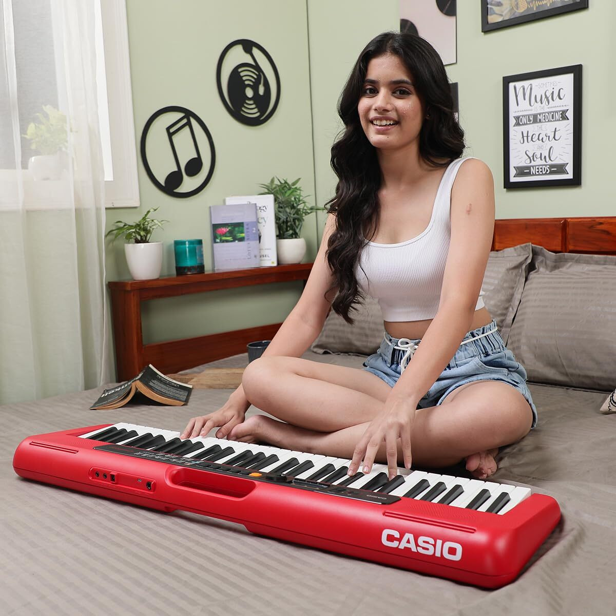 Casio CT-S200 Casiotone 61-Key Portable Keyboard (Red)