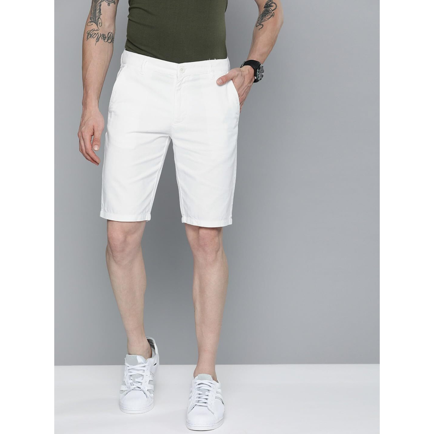 The Indian Garage Co Men Slim Fit Solid Mid-Rise Chino Shorts White
