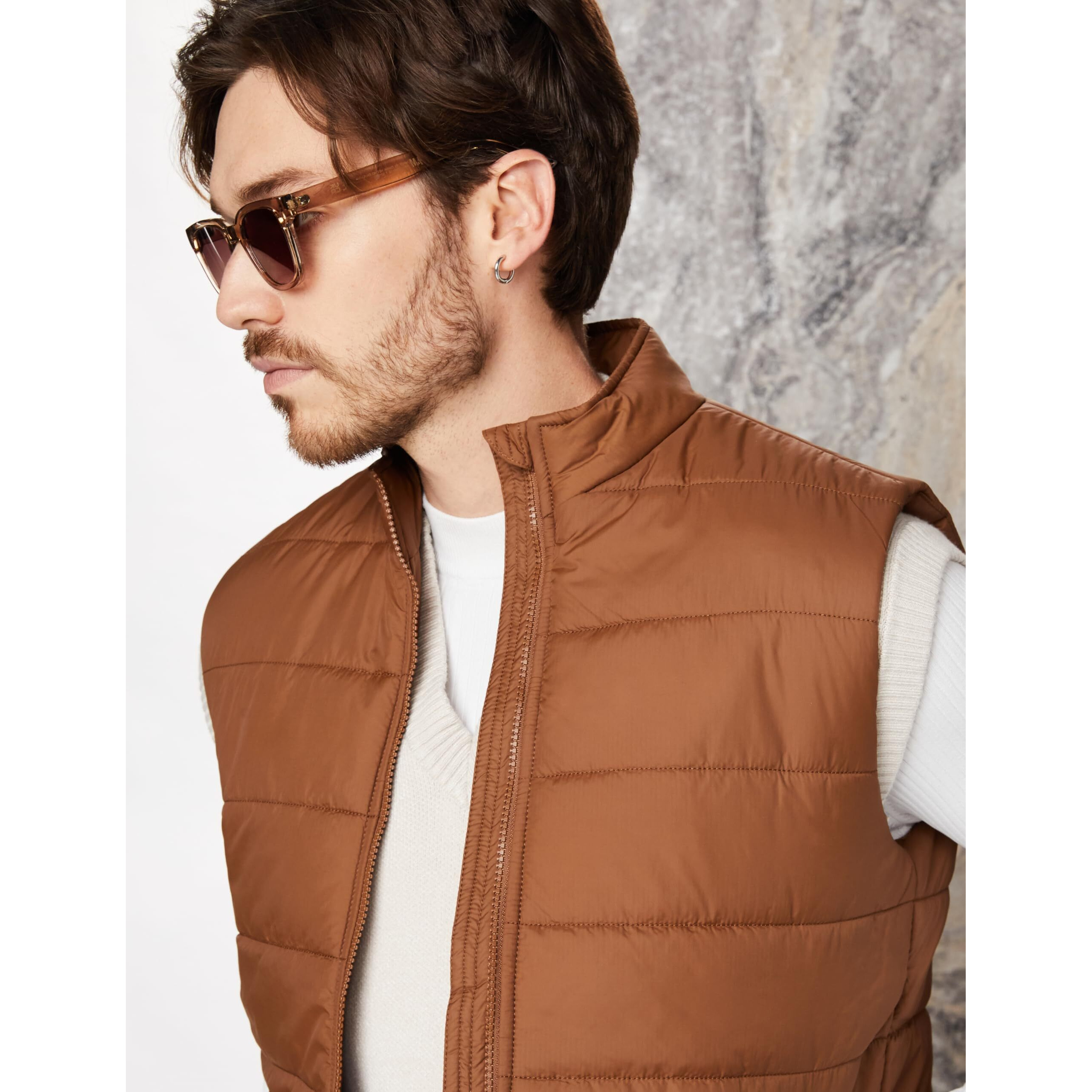 Amazon Brand - Symbol Men's Polyester Quilted Sleeveless Standard Length Bomber Jacket Mouse L