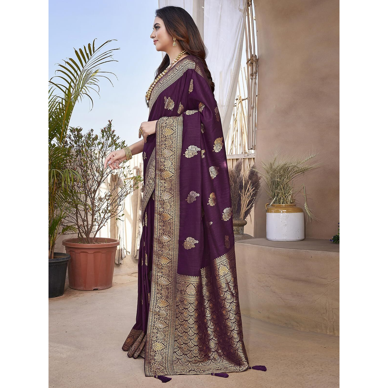 Satrani Women's Silk Blend Jacquard Work Saree with Unstitched Blouse Piece (3657S6026N_Wine)