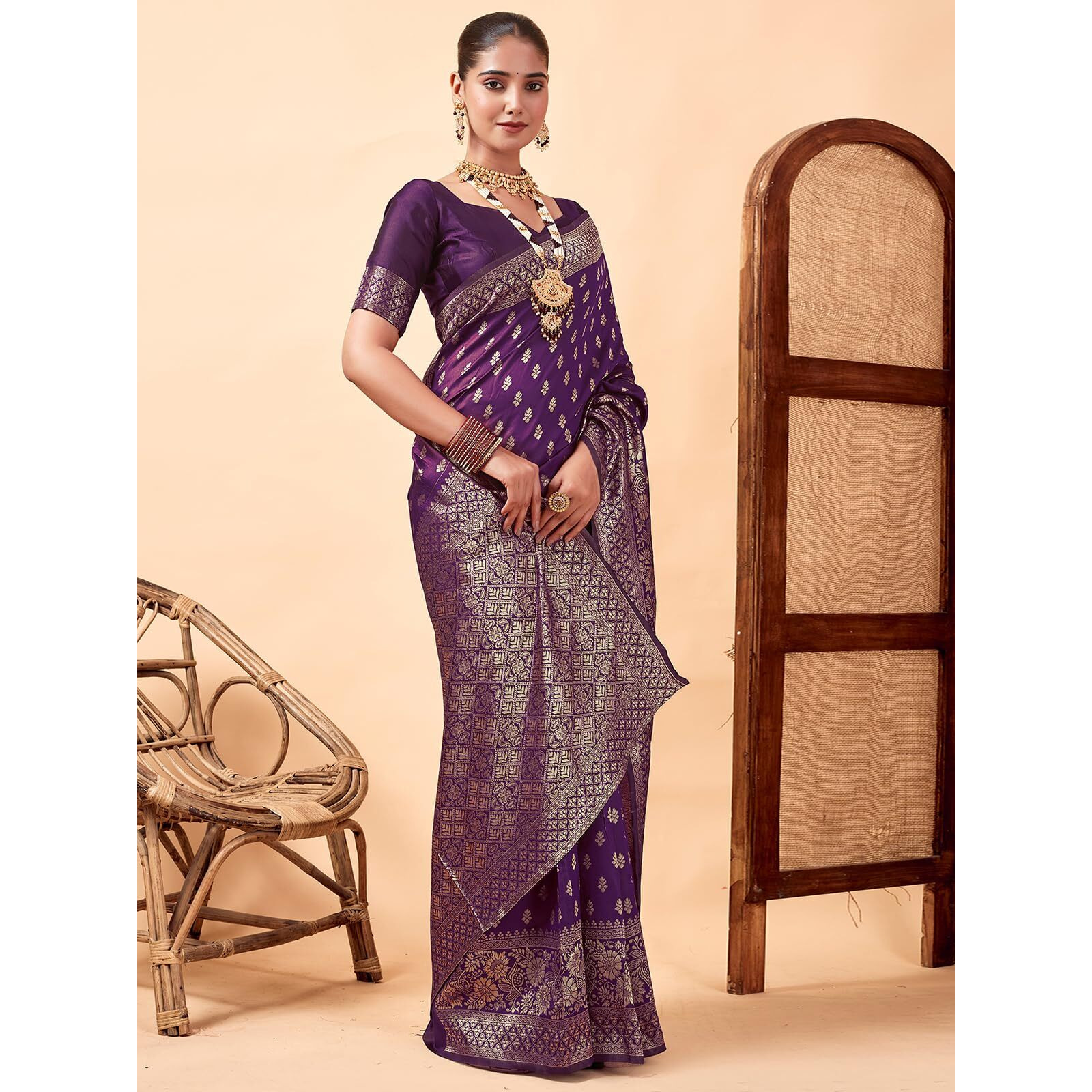 SAMAH Women's Woven Art Silk Saree (3589S230N_Dark Magenta)