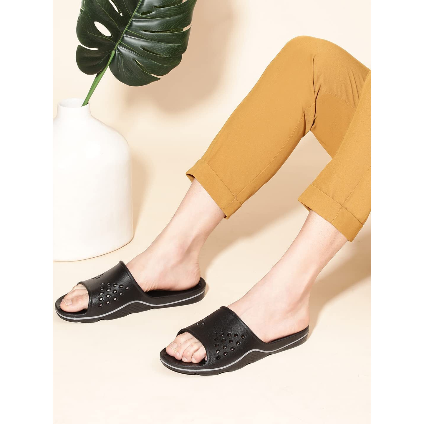 Liberty Men Ramp Black Slipper - 43 Euro