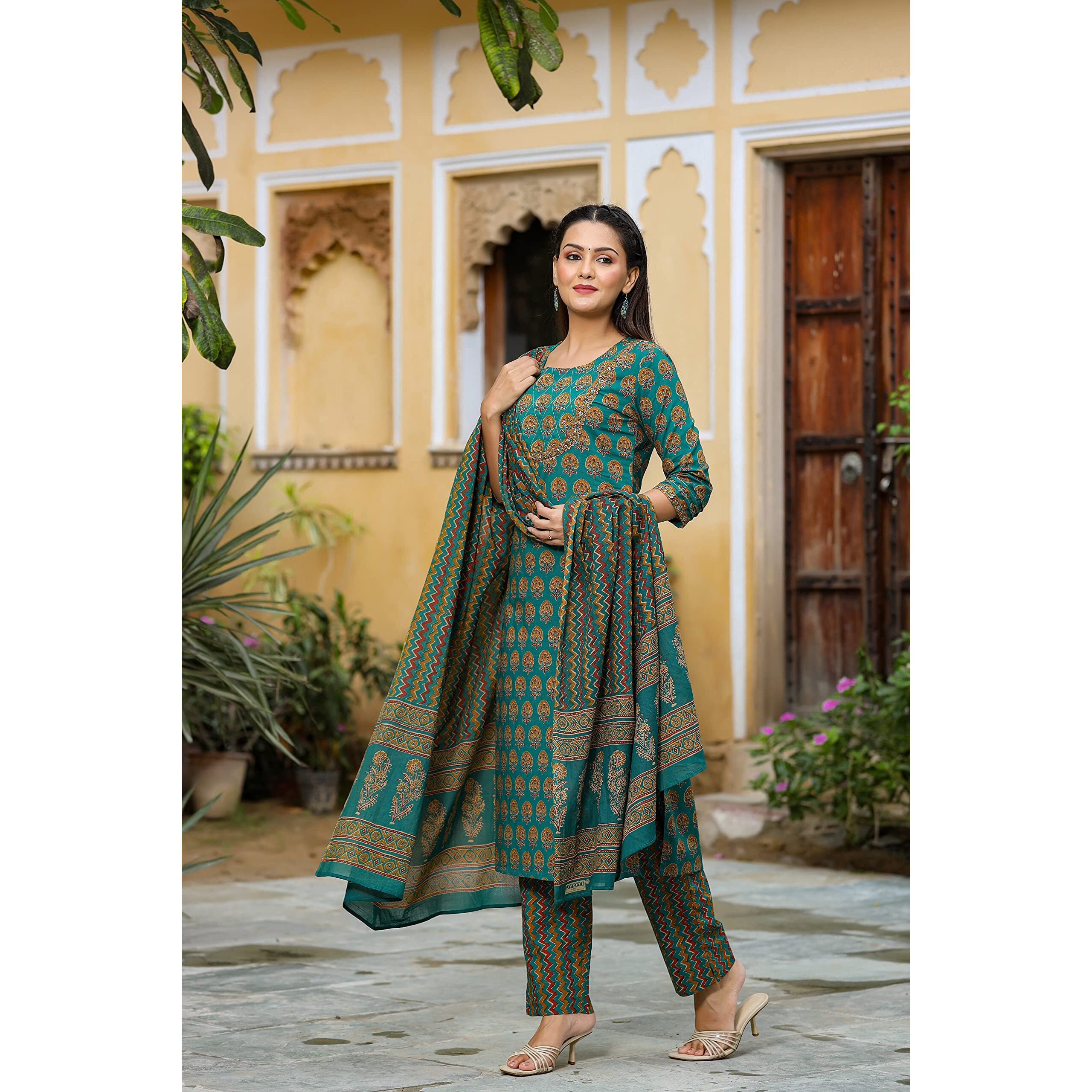 Vaamsi Women's Rayon Blend Floral Printed Straight Kurta Pant With Dupatta (Vkskd1231_S_Green)