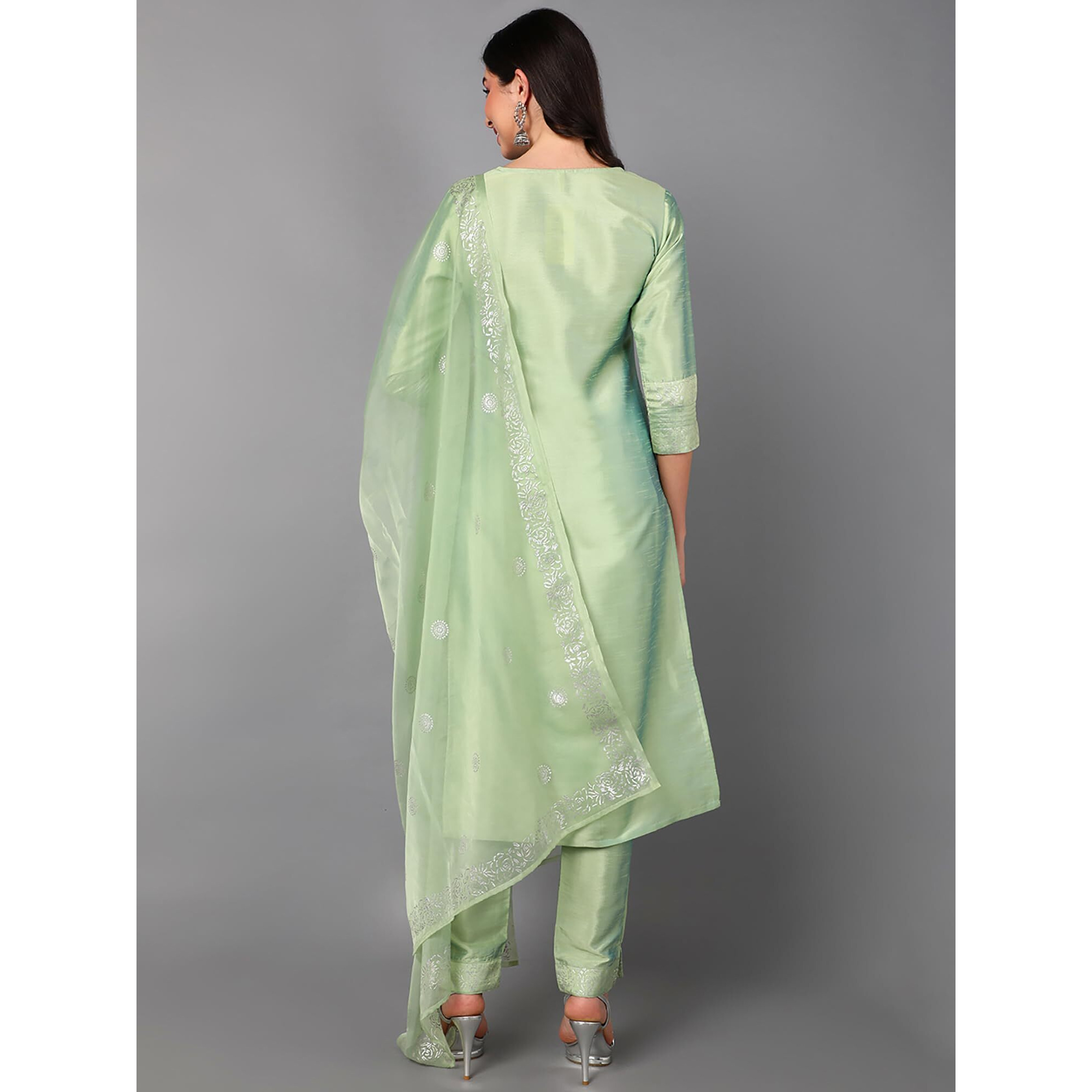Vaamsi Women's Silk Blend Yoke Design Embroidered Straight Kurta Pant With Dupatta (Pkskd1431_Green_S)