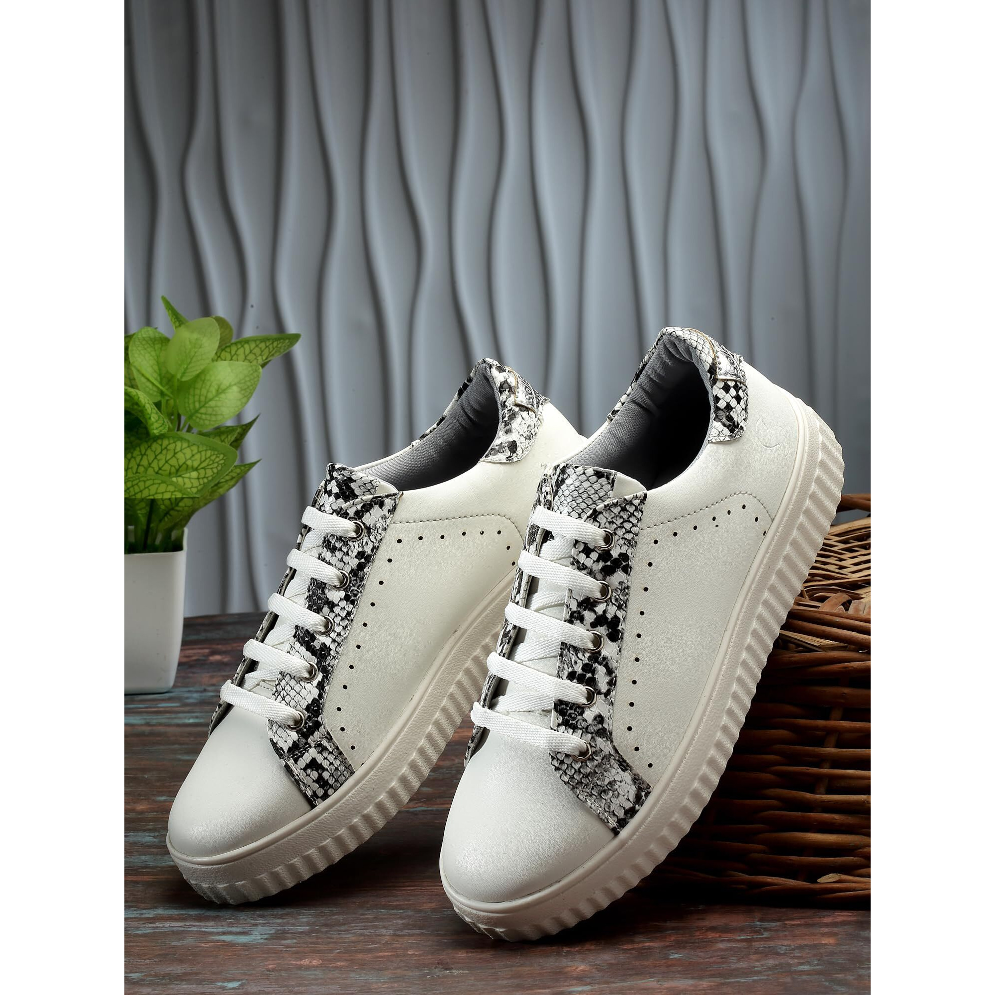 Solethreads Snape | Women Casual Sneakers Shoes | Soft Cushioned Insole | Slip-Resistance | Arch Support| Women Shoes | White | 5Uk