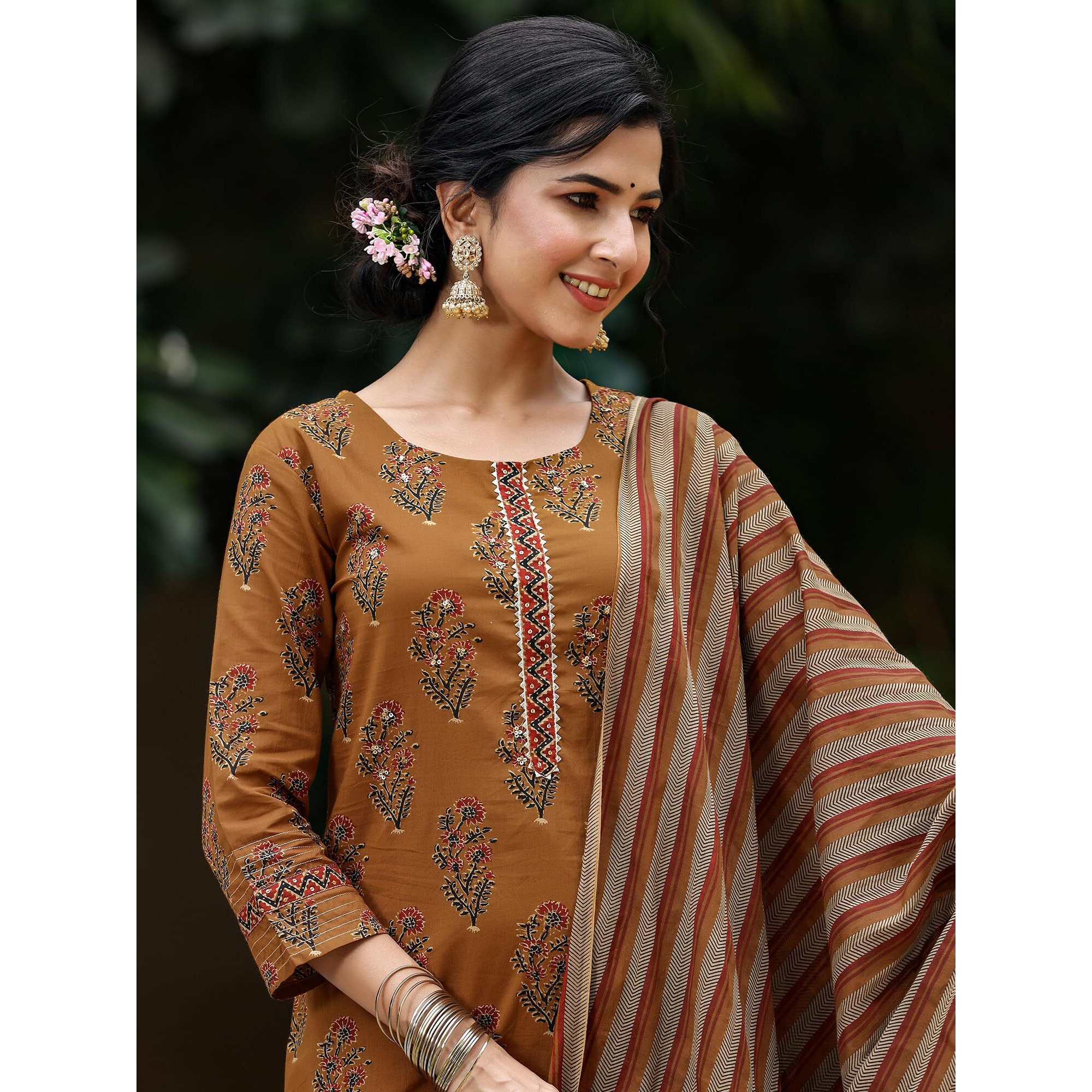 Vaamsi Women's Floral Printed Straight Kurta Pant With Dupatta Set (Vkskd1242_Brown_S)