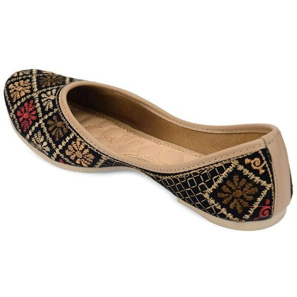Desi Colour Women Ethnic Footwear, Punjabi Jutti/Mojari-Black Thread Work 2