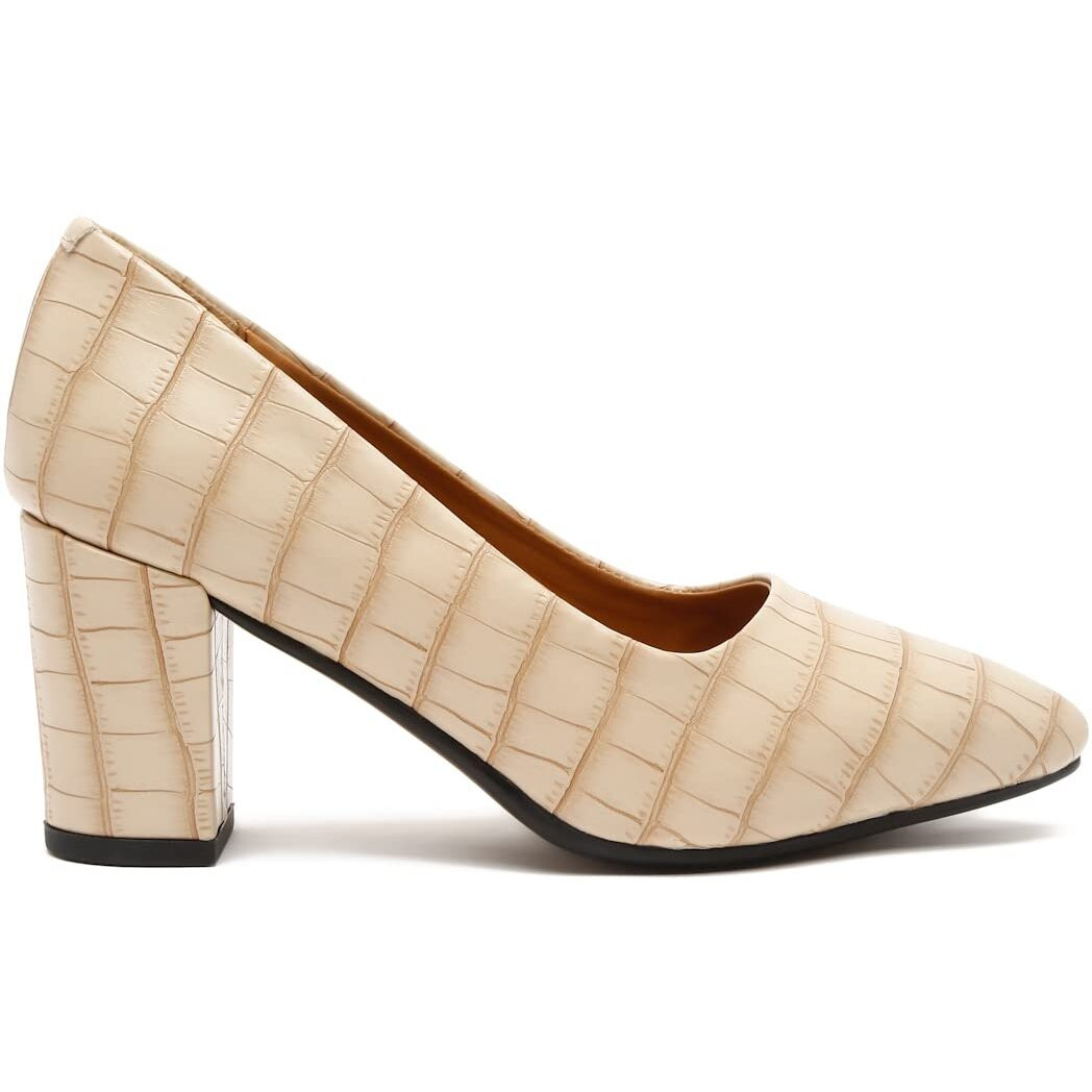 Bruno Manetti Women's Cream Slipon Pointed Toe Back Close With Comfort Heels