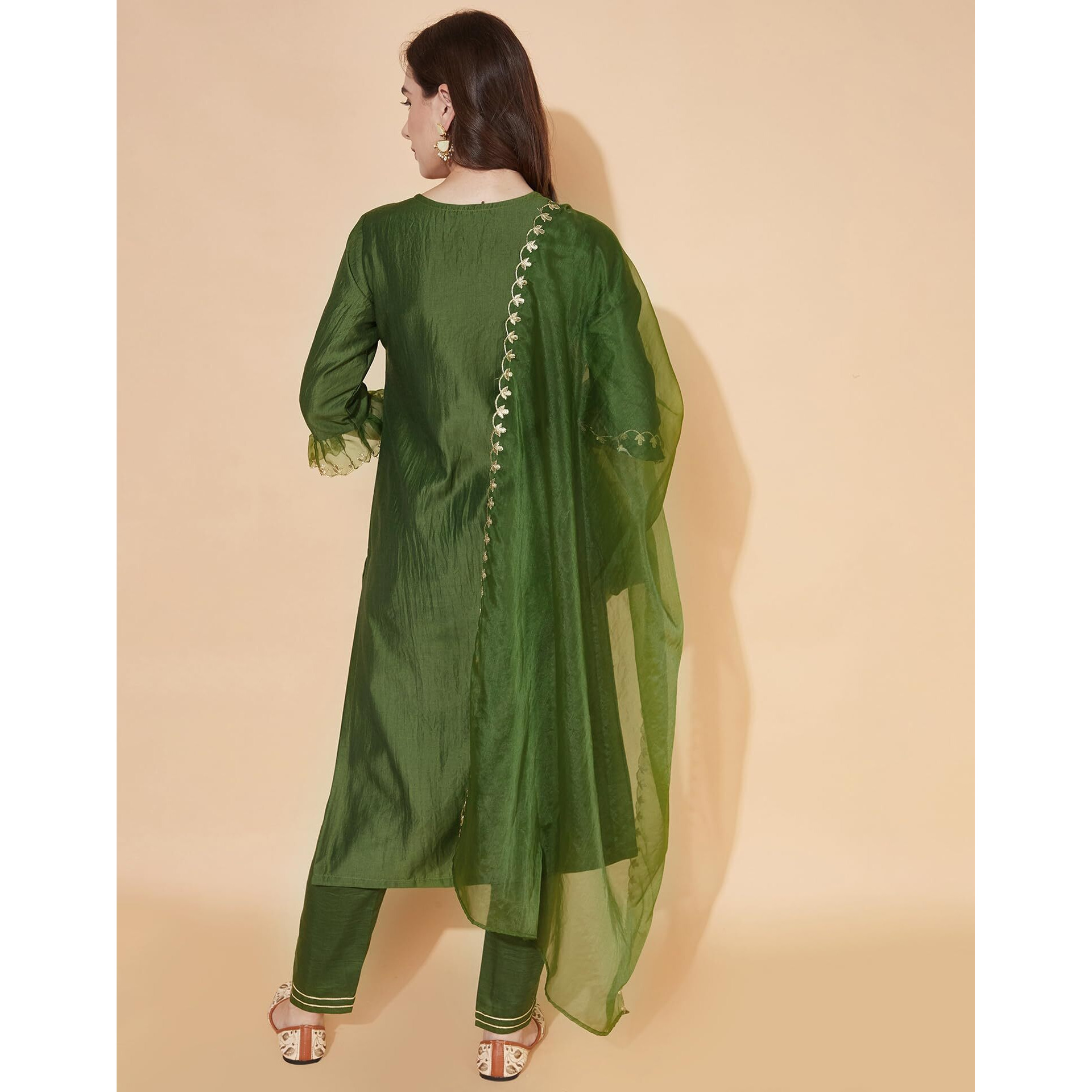 Siril Women's Chinnon Silk Embroidery Straight Kurta Set With Dupatta (38Kbd474-M_Green)
