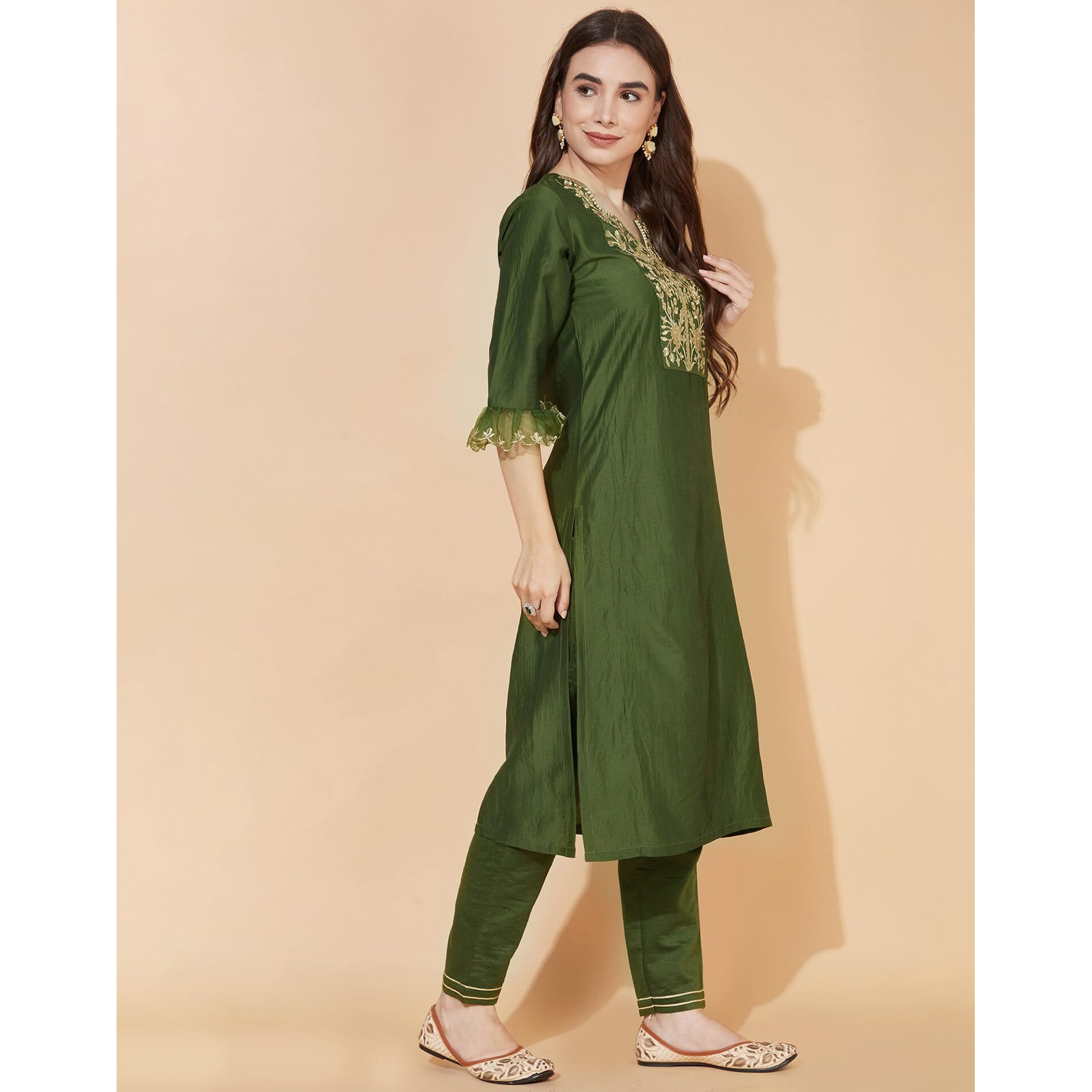 Siril Women's Chinnon Silk Embroidery Straight Kurta Set With Dupatta (38Kbd474-M_Green)