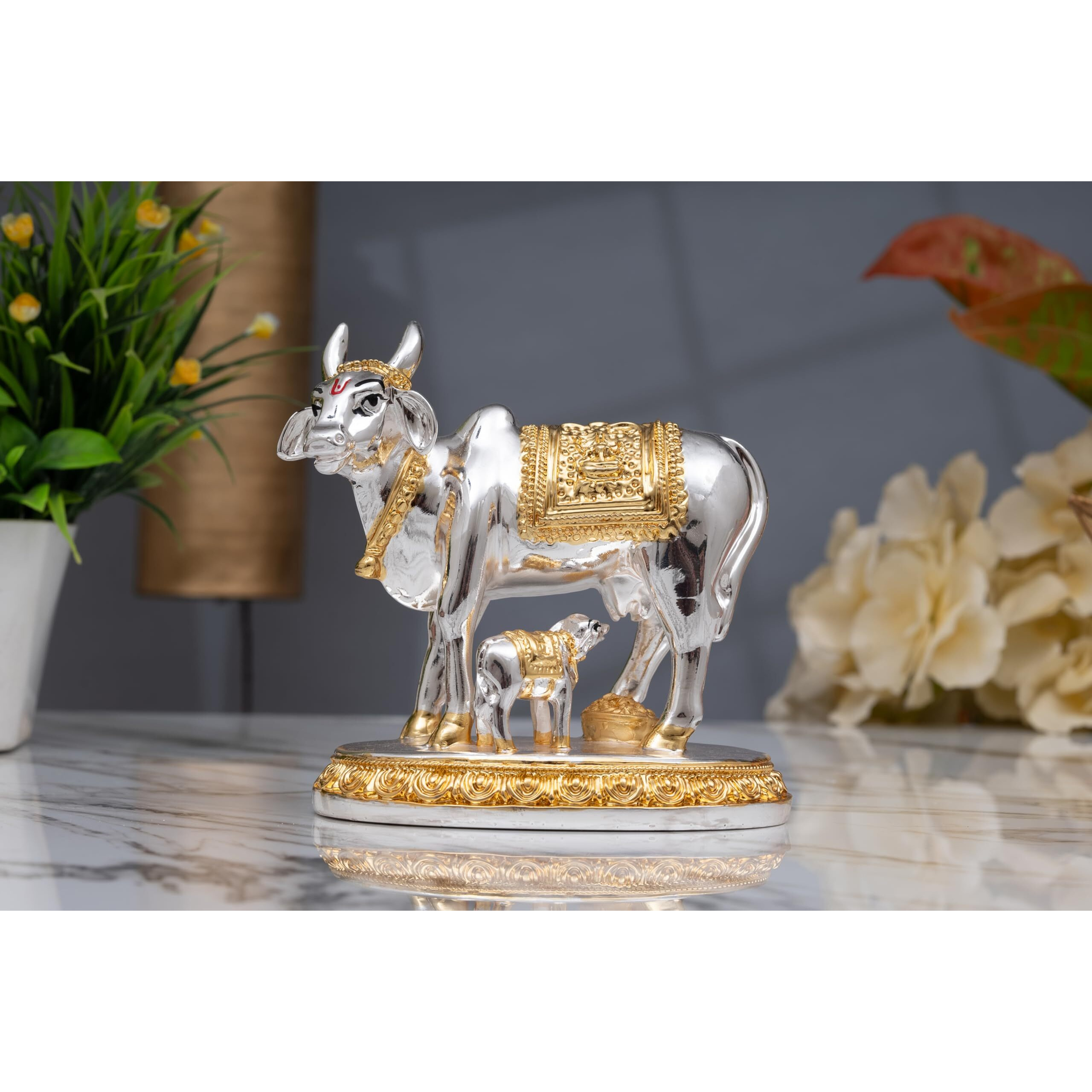 Idolkart 24 Carat Gold And 999 Silver Plated Kamdhenu Cow And Calf Statue - Kamdhenu Cow With Calf Vastu, Vaastu Positive Energy Items For Home - Offers Wealth, Prosperity, Health, Peace (3 Inch)