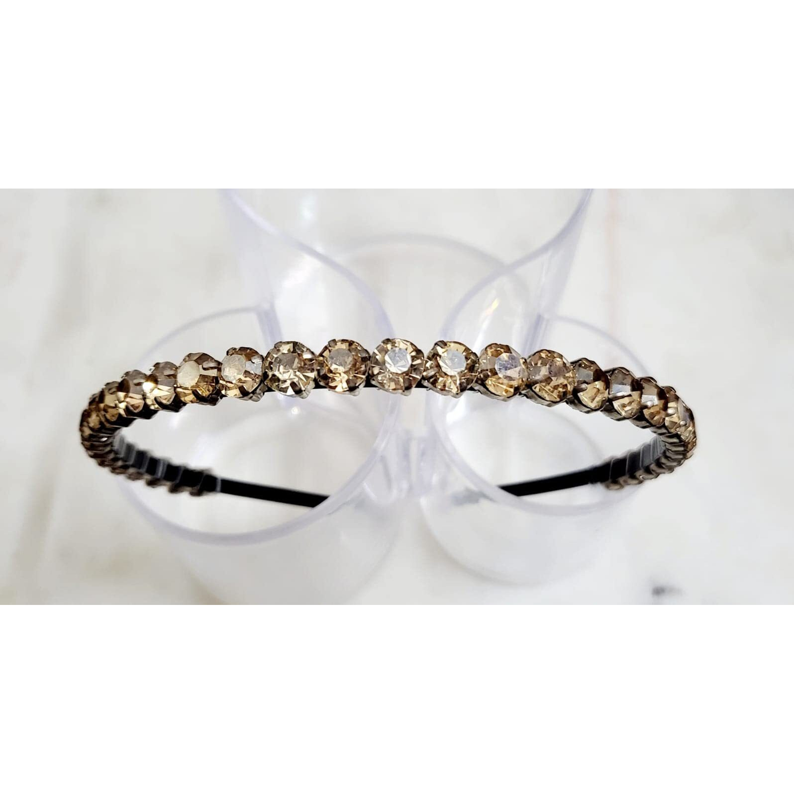 Deepti Chandna Designs Extremely Unique Stunning And Elegant Handcrafted Headband, Featuring Crystals & Stones For Girls (Gold Shadow Round Medium Stone)