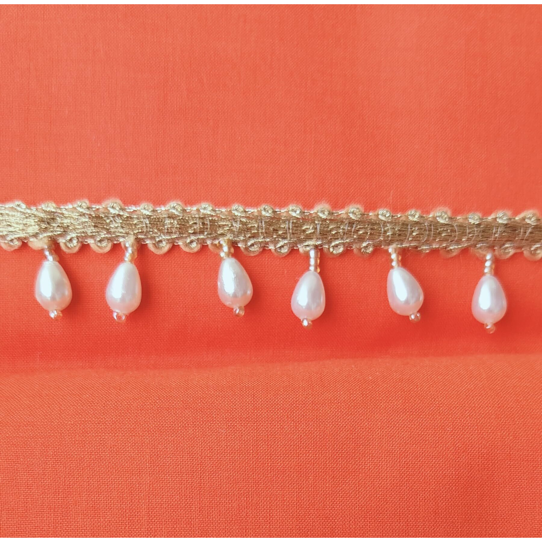 Sync Pearl Lace Border Offwhite Tassel Latkan Hanging,Fringe Golden Beads Jhallar Laces And Border Material Zhallar Dresses,Blouse,Dupatta,Sari,Choli,Chunni,Sarees,Lehenga,Suits,Curtains,9 Meter