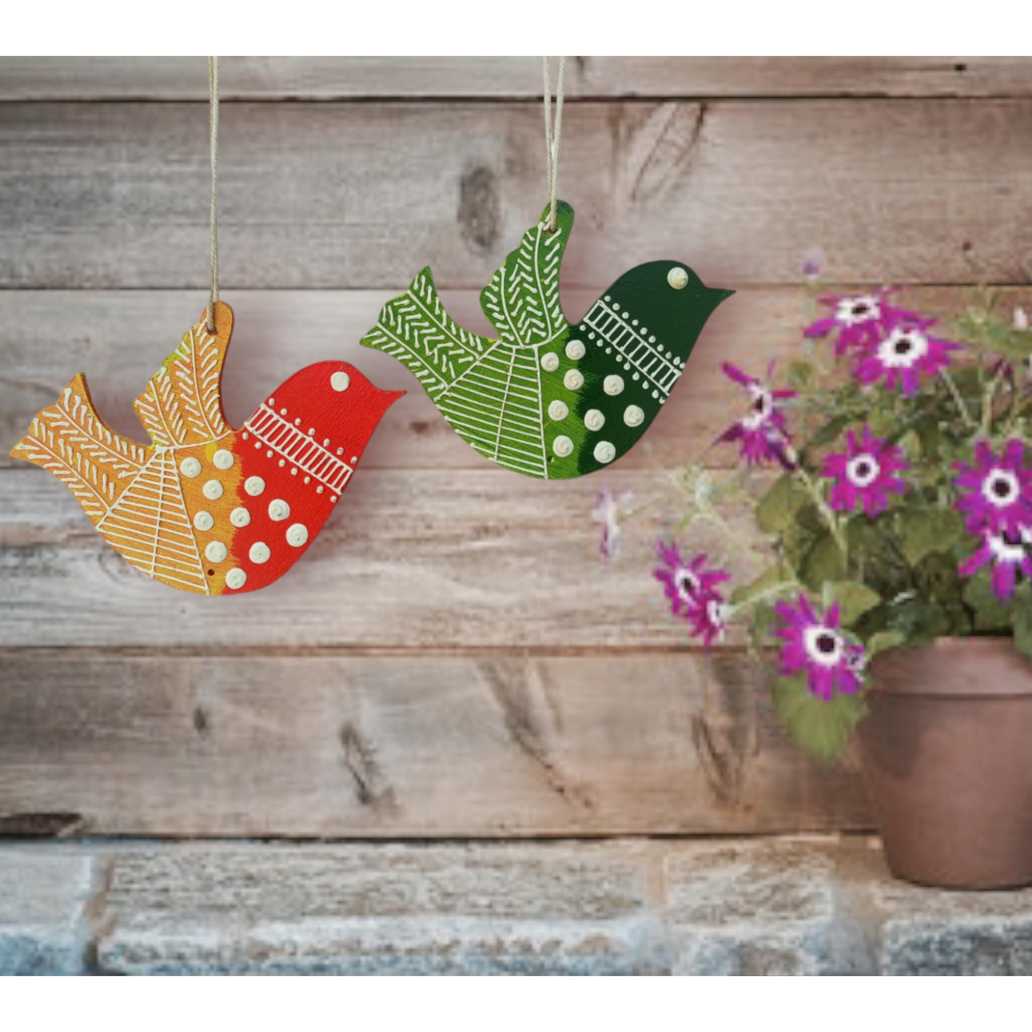 Spikezone Aaryaovation Wood Showpiece Birds Wall Hanging Green And Orange , Pack Of 2 , Small