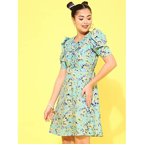 Oomph Women's Western & Fusion Wear Below Knee Shift Light Green Dress In Crepe Fabric With Round Neck And Puff Sleeves - Md620M