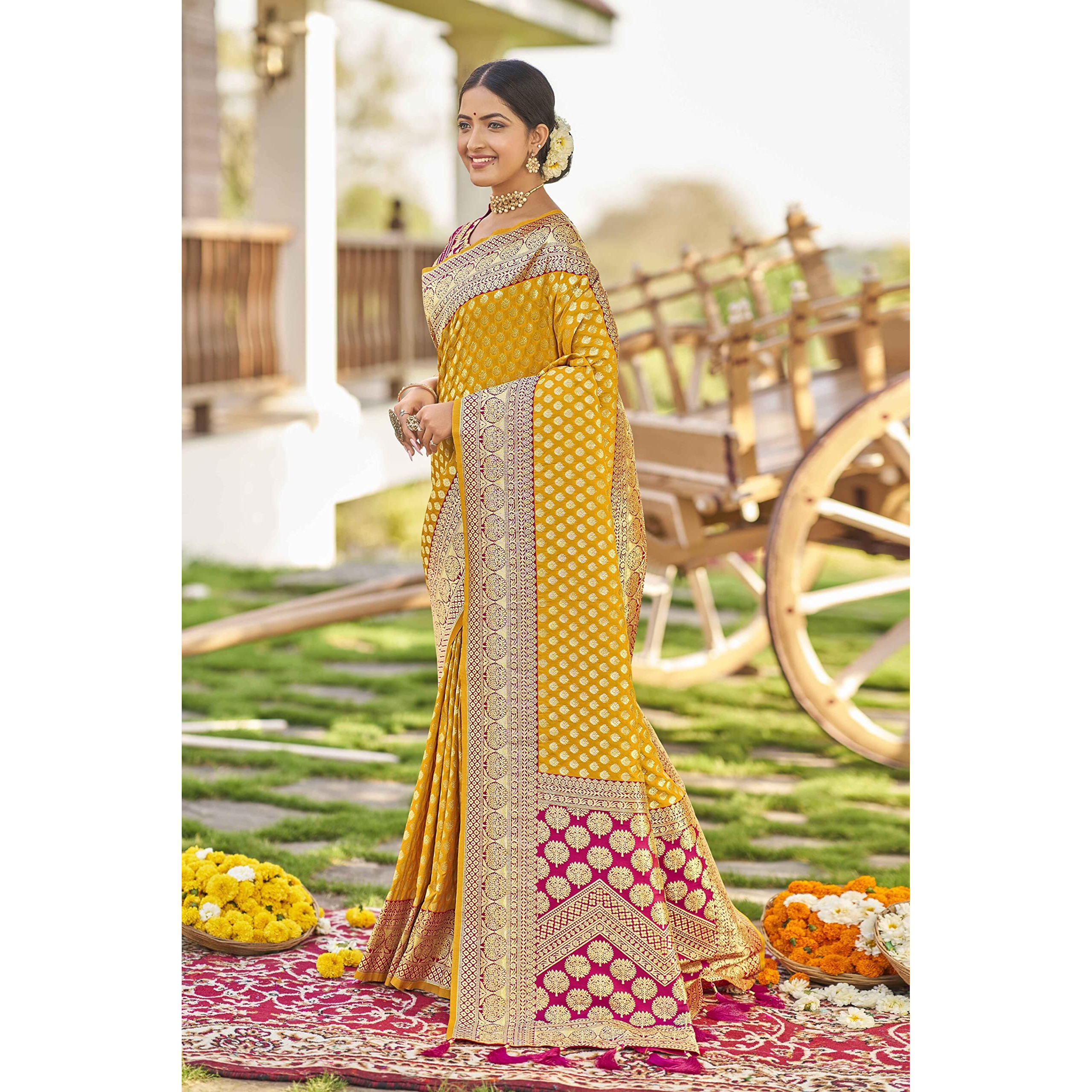 MANOHARI adorable woven pattern Banarasi Silk saree for women with Blouse Piece_MN1738