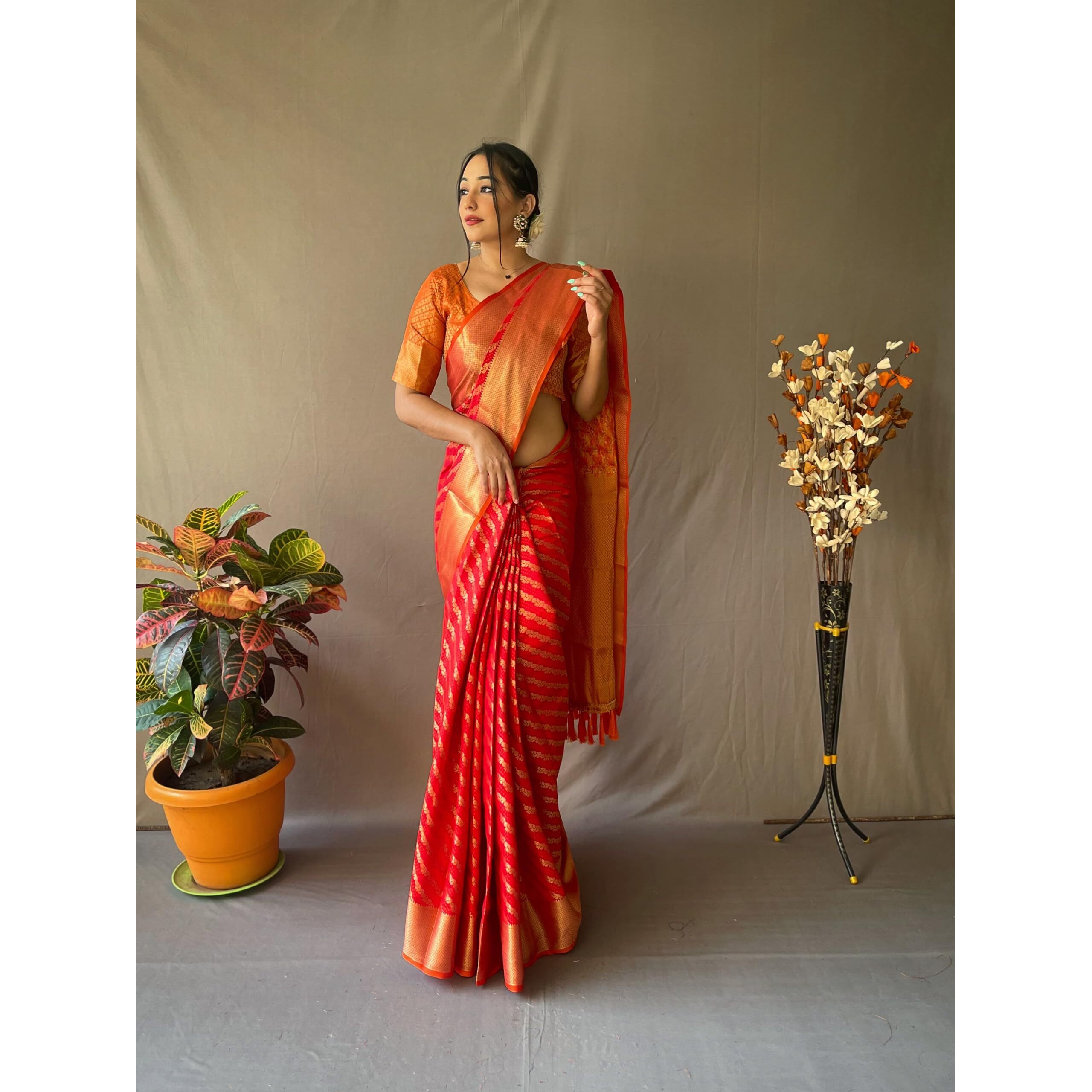 SGF11 Womens Leriya patola Soft Lichi Silk Banarasi Sarees With Blouse Piece (Red)
