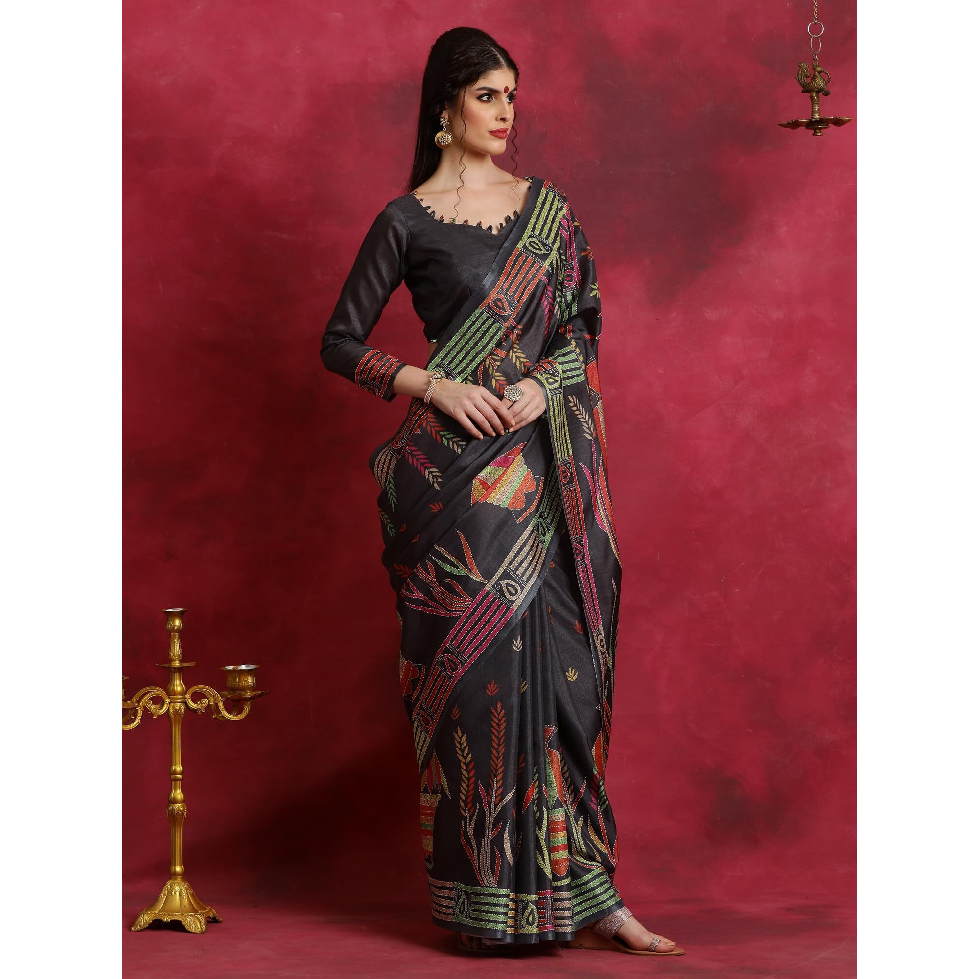 AKHILAM Womens Manipuri Silk Ethnic Motif Saree With Unstitched Blouse Piece(Black_KNTHAC1002_HS)