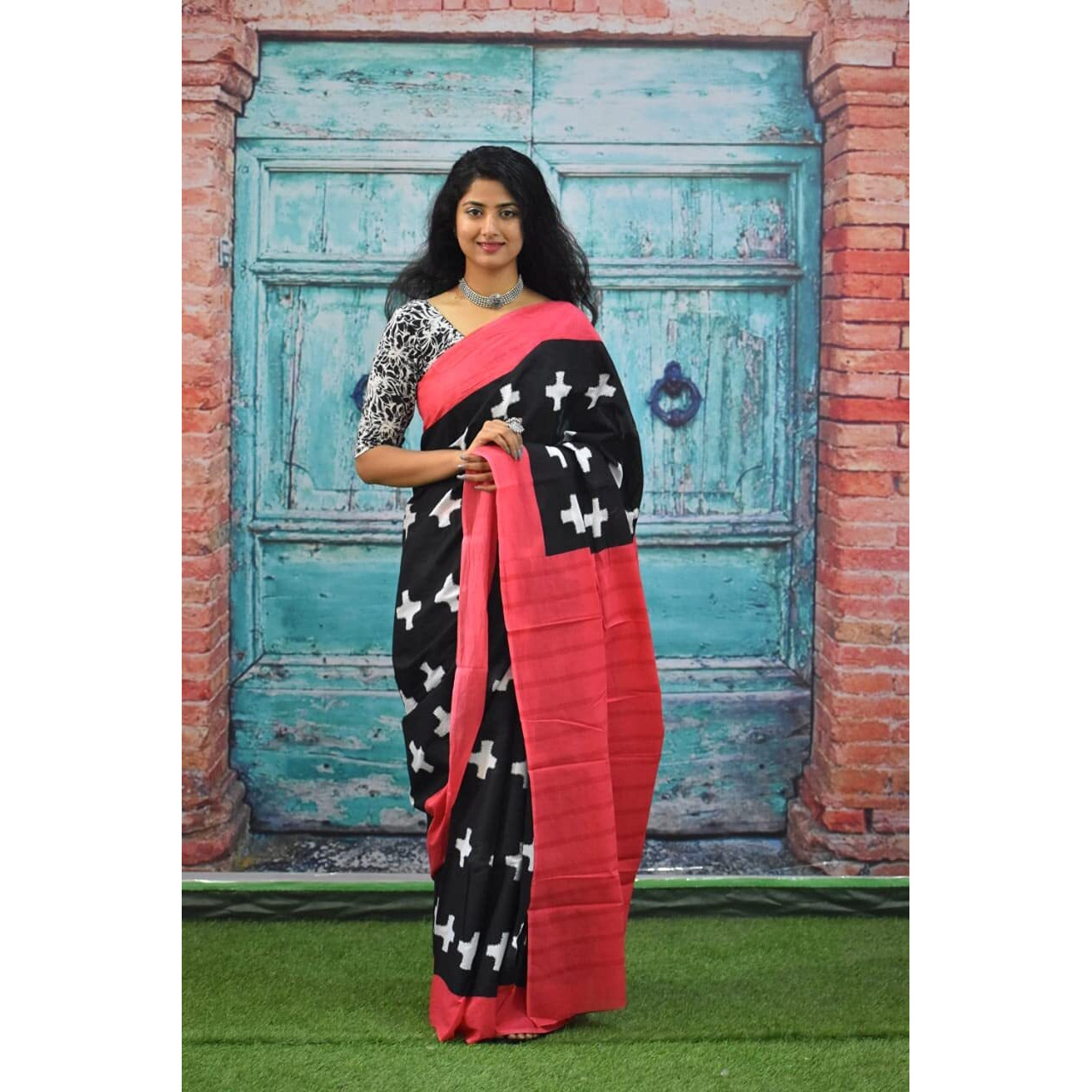 Kiaaron Womens Ikat Hand Block Print Jaipuri Cotton Mulmul Saree with Blouse Piece -Black_Kia1