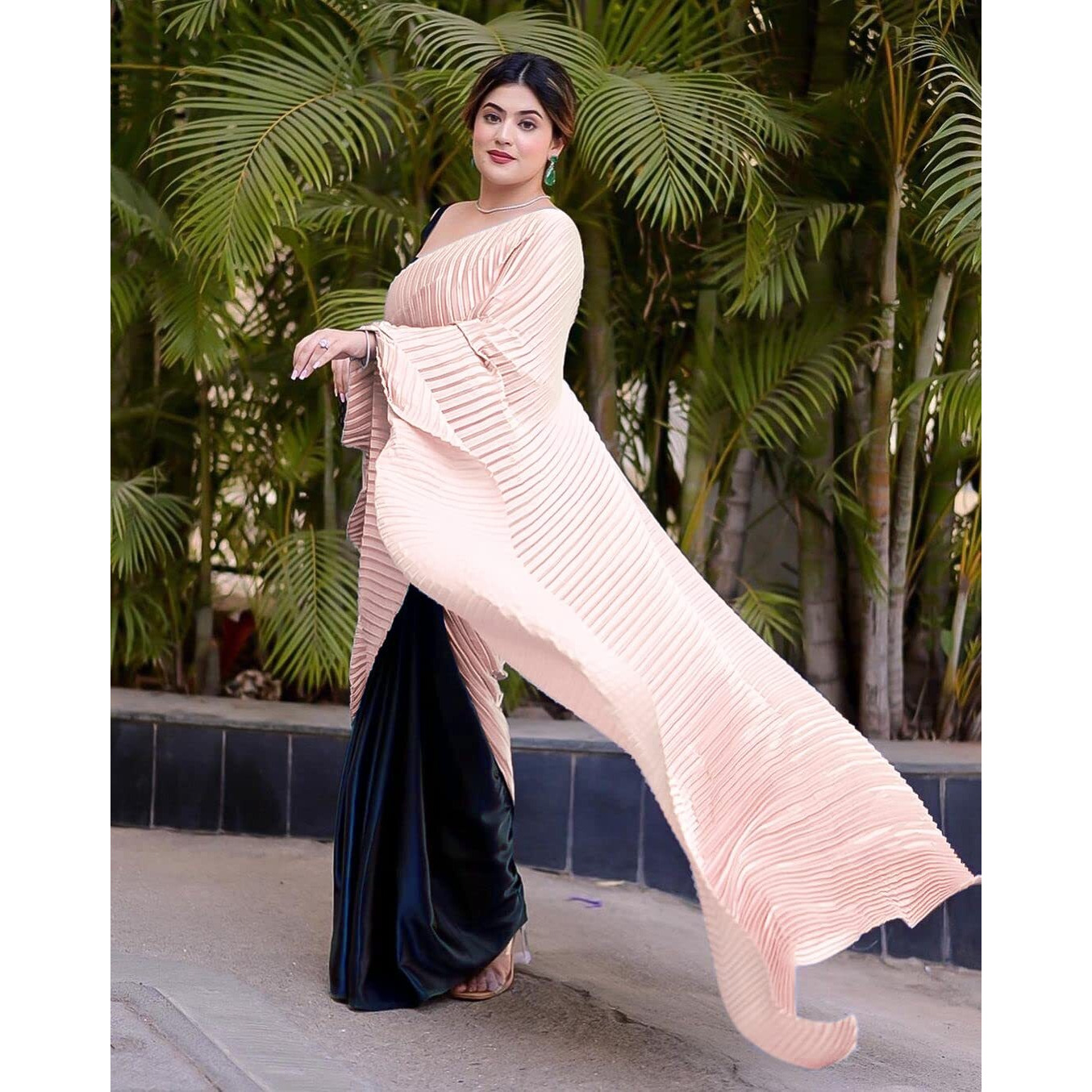 Sidhidata Womens Pleated/Crushed Plain Chinon Saree With Unstitched Blouse Piece (Peach)