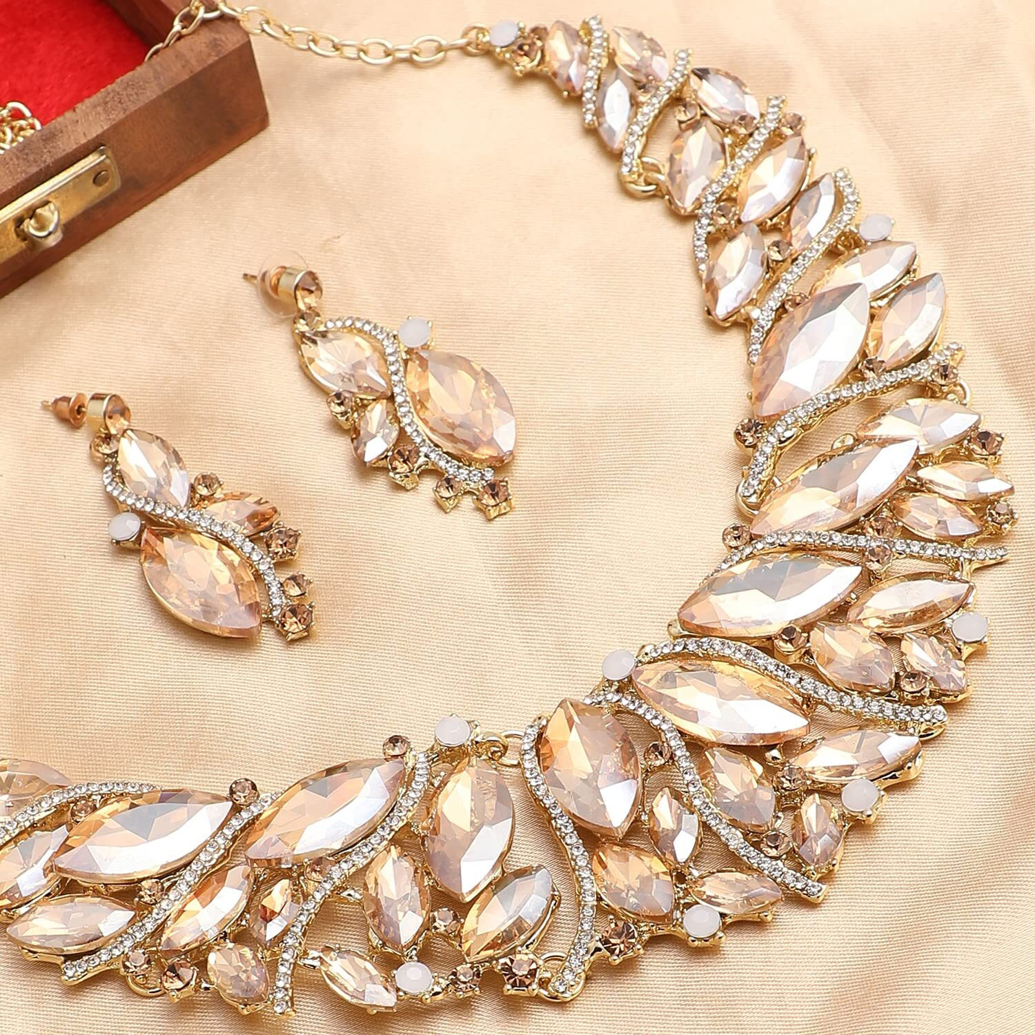 SOHI Pink stones Crystal Necklace Set | Gold Plated jewellery set for women and girls | Necklace and Earrings set | contemporary jewellery| Gold stone jewellery set | Indo-western Fashion jewellery