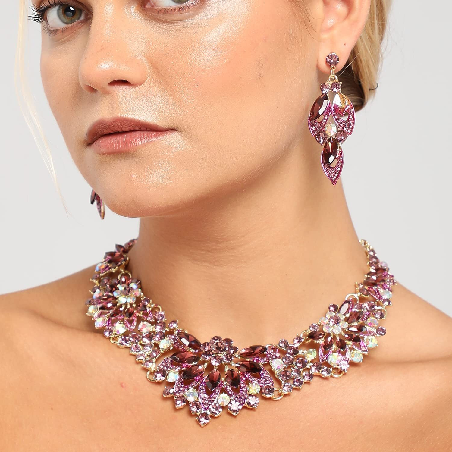 SOHI Gold stones Crystal Necklace Set | Gold Plated jewellery set for women and girls | Necklace and Earrings set | contemporary jewellery| Gold stone jewellery | Indo-western Fashion jewellery