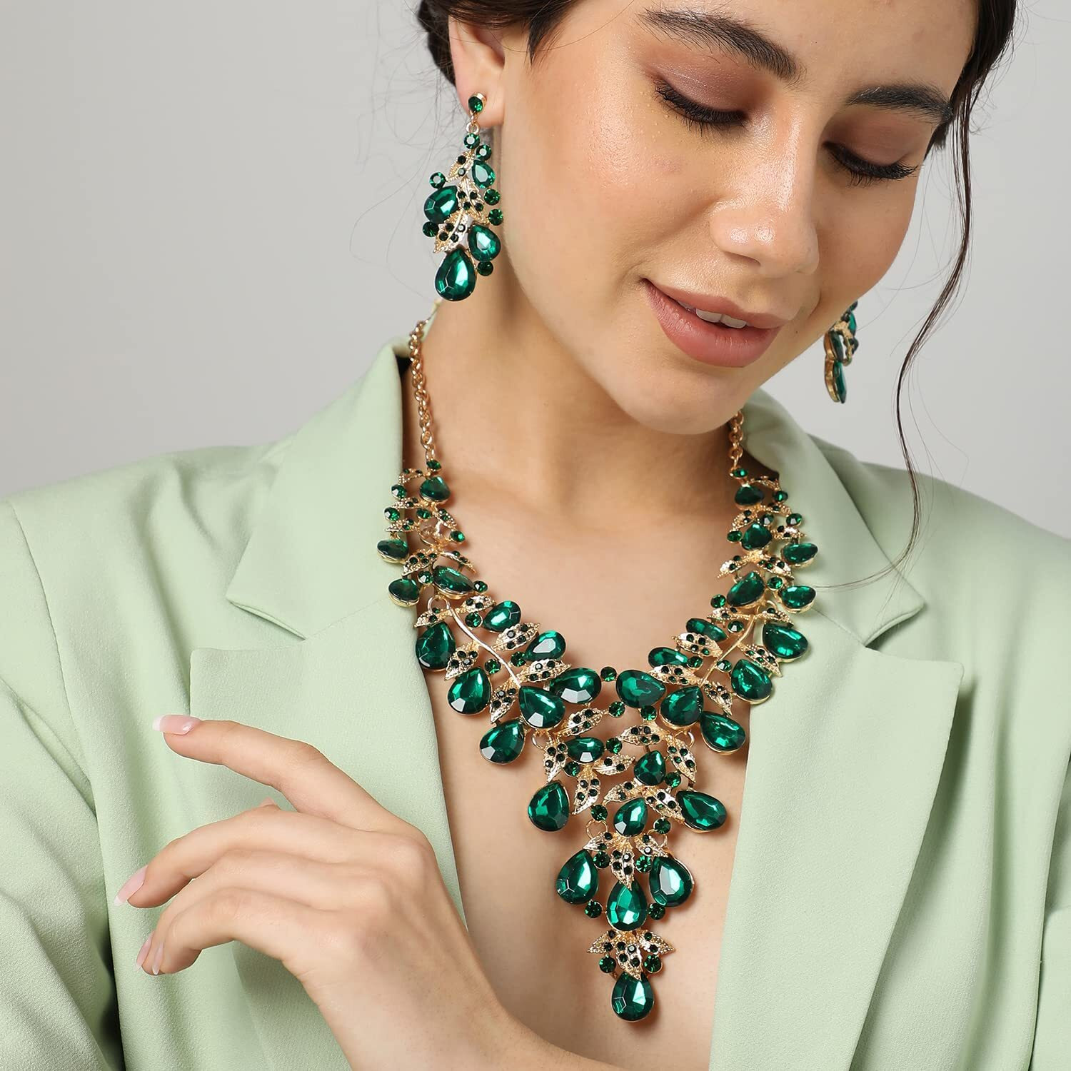 SOHI Green stones Statement Necklace Set | Gold plated jewellery set for women and girls | Necklace and Earrings | contemporary jewellery| green stone jewellery | Indo-western Fashion jewellery