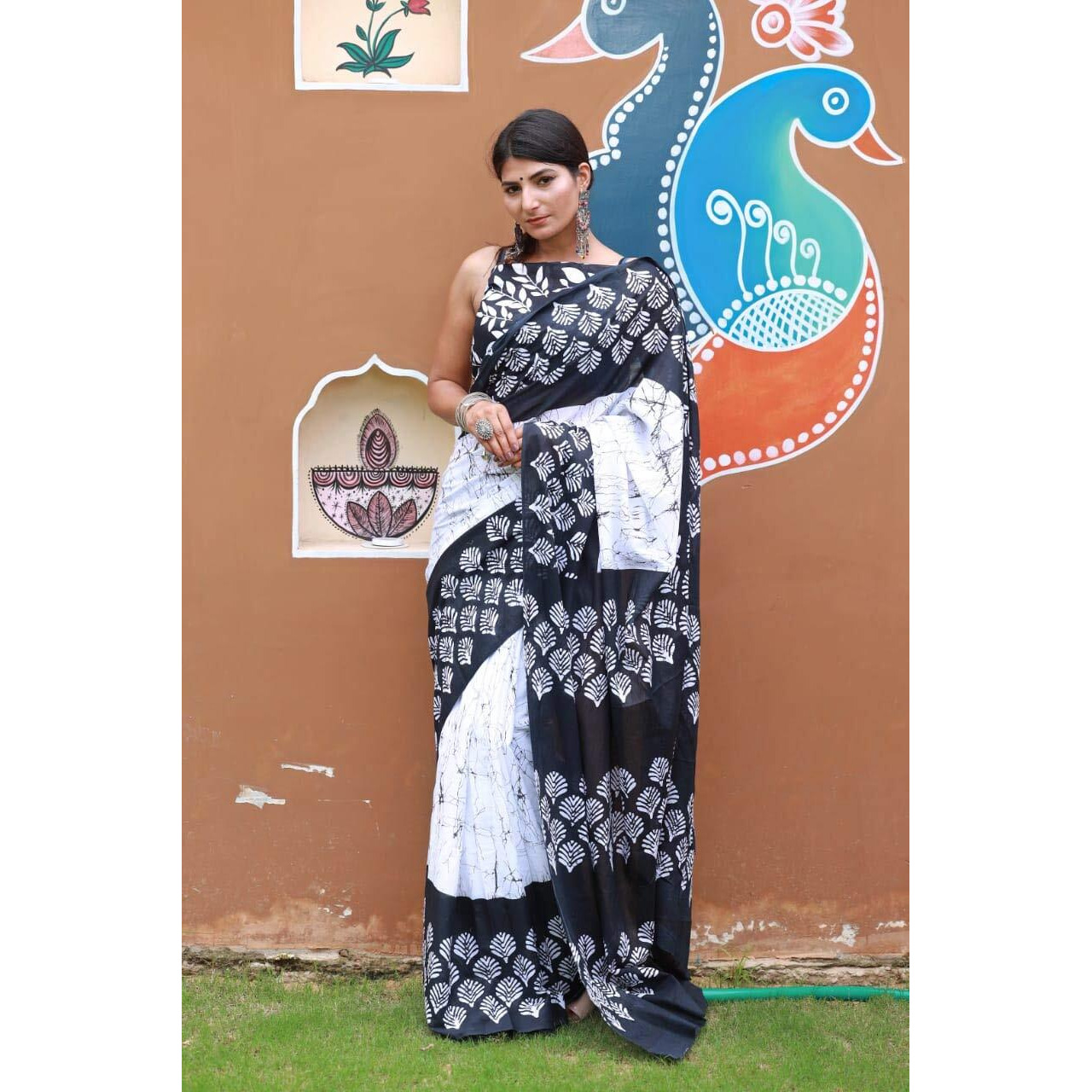 Kiaaron Womens Hand Block Kalamkari Batik Bagru Jaipuri Ikat Printed Handloom Pure Cotton Mulmul Traditional Ethnic Cotton Sarees With Printed Blouse Piece - White_Black