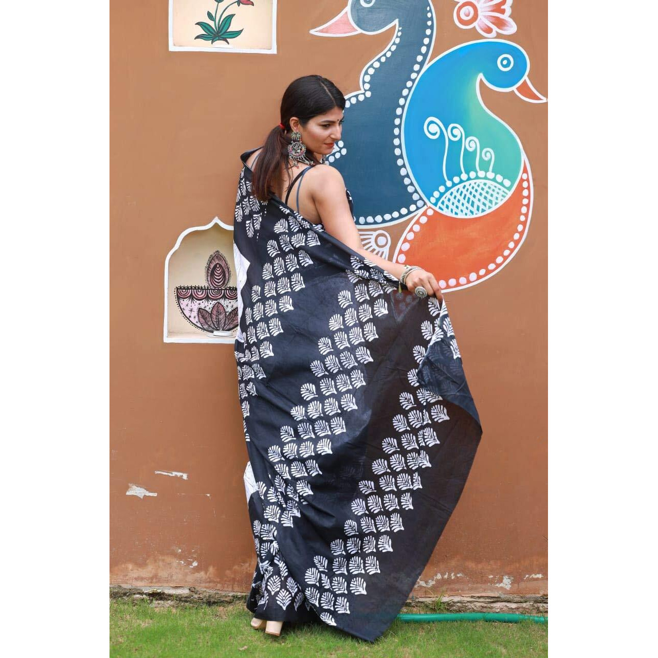 Kiaaron Womens Hand Block Kalamkari Batik Bagru Jaipuri Ikat Printed Handloom Pure Cotton Mulmul Traditional Ethnic Cotton Sarees With Printed Blouse Piece - White_Black