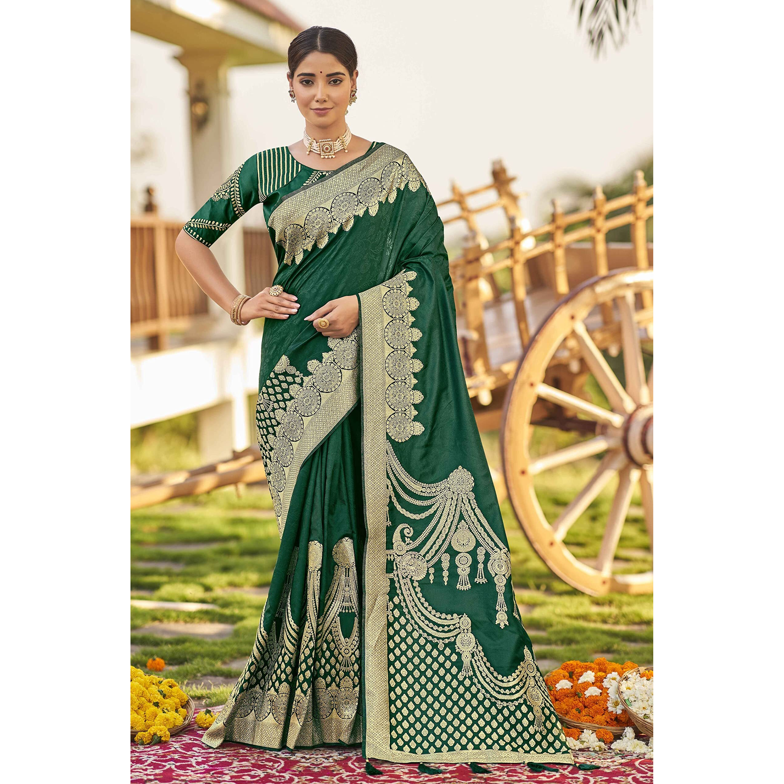 MANOHARI adorable woven pattern Banarasi Silk saree for women with Blouse Piece_MN1746