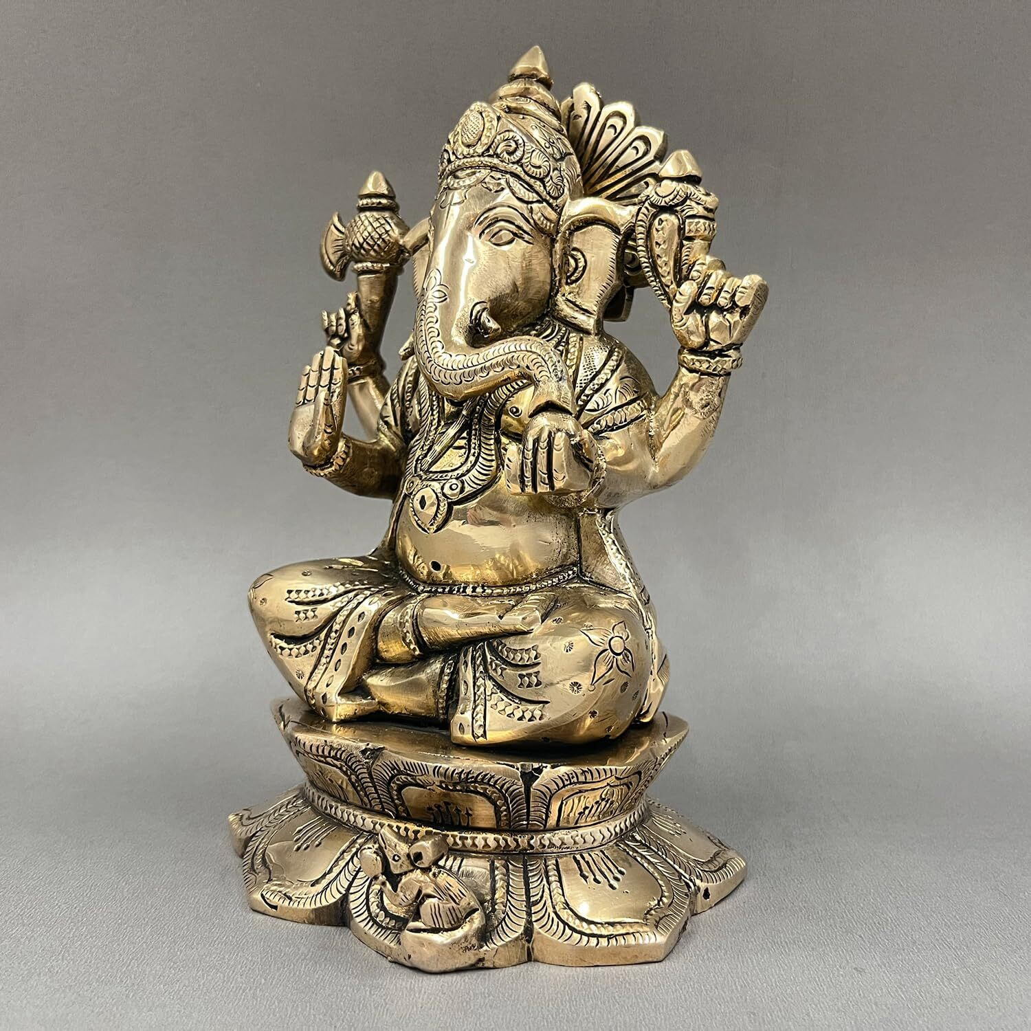 CraftVatika Ganesha Brass Idol Murti for Living Room Mandir Home Dcor Ganesha Sitting on Lotus Statue Ganpati Vinayak Statue for Return Gift Wedding Gift