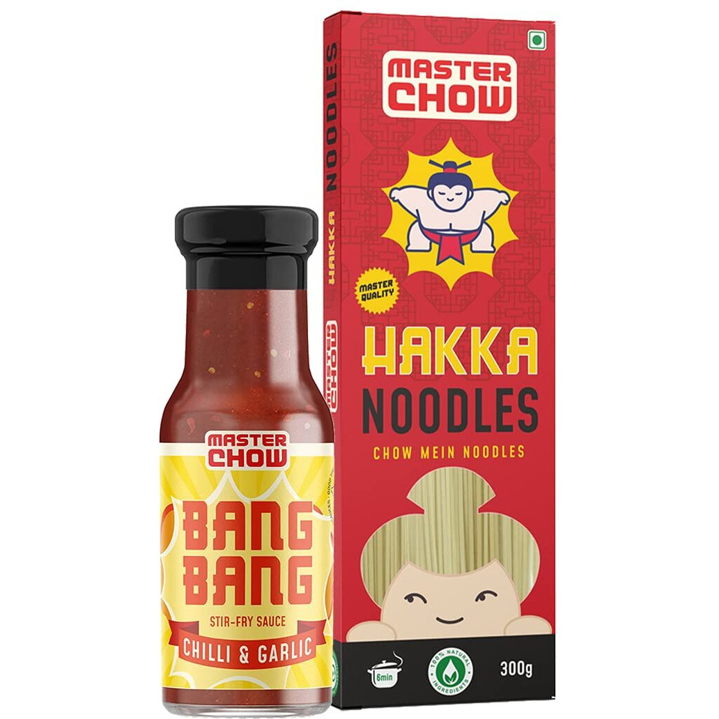 MasterChow Chilli Garlic Noodle Pack - Hakka Noodles (300G) + Chilli & Garlic Bang Bang (220G) Cooking Sauce | No Artificial Color | Street Style Chowmein | Serves 4-5 Meals, No Artificial Colours