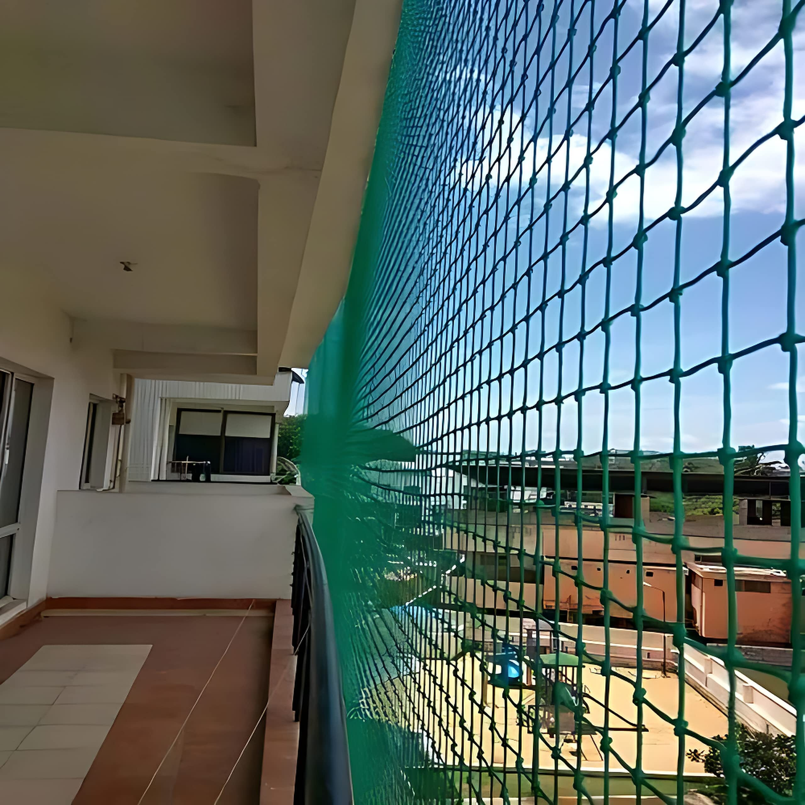 Essoti Monkey Net Cricket Net Children safety net Nylon - (10X15FT) - 2 MM 30 Ply String Size 44 mm Hole, Green in Color Sample Kit Along (10X15 FT, Green)