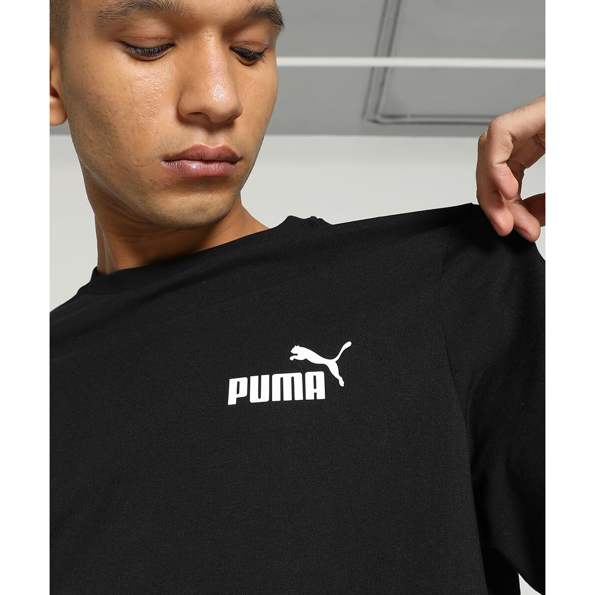 Puma Men's Solid Regular Fit T-Shirt (683736_Black