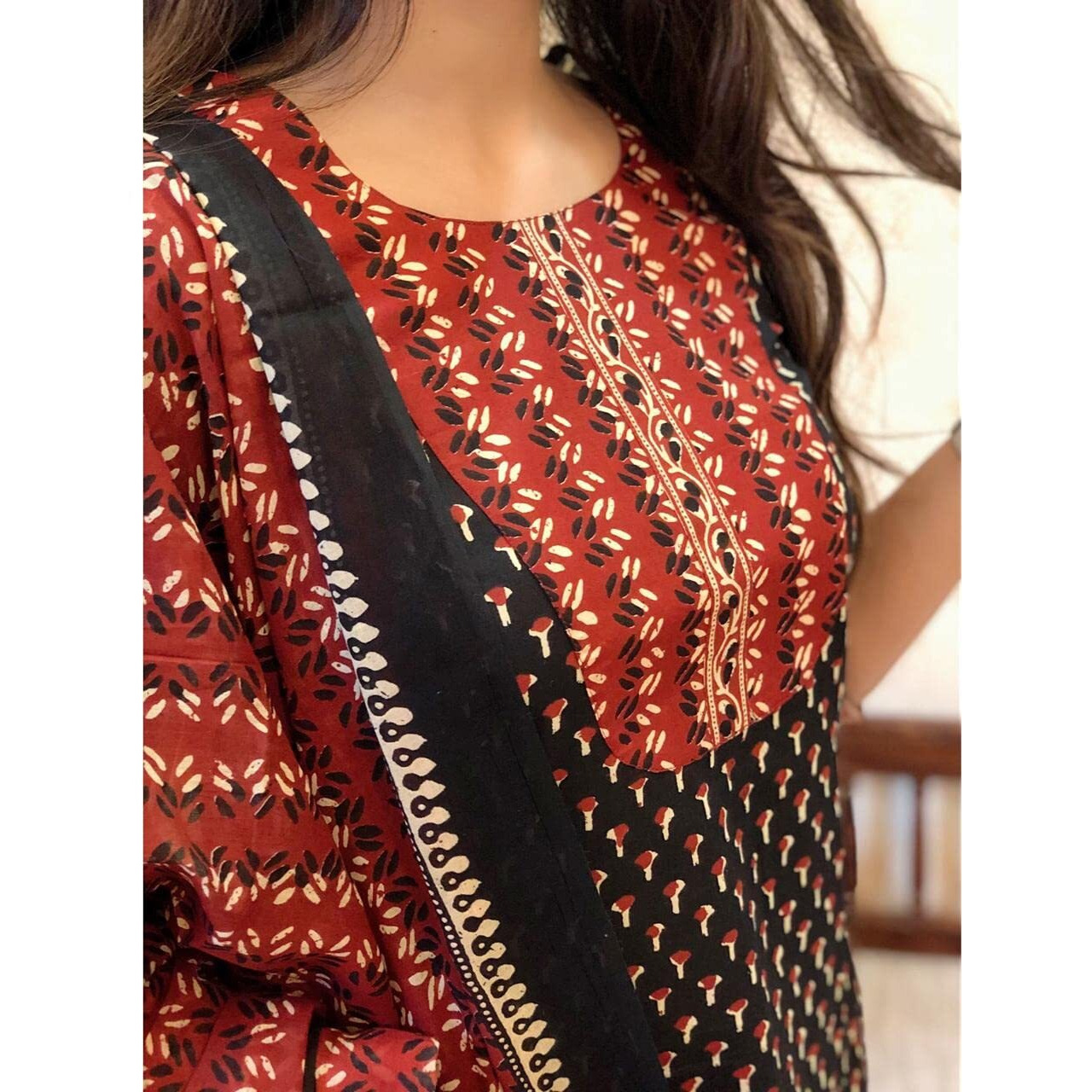 KLOSIA Women Printed Kurta and Pant Set with Dupatta (Large)