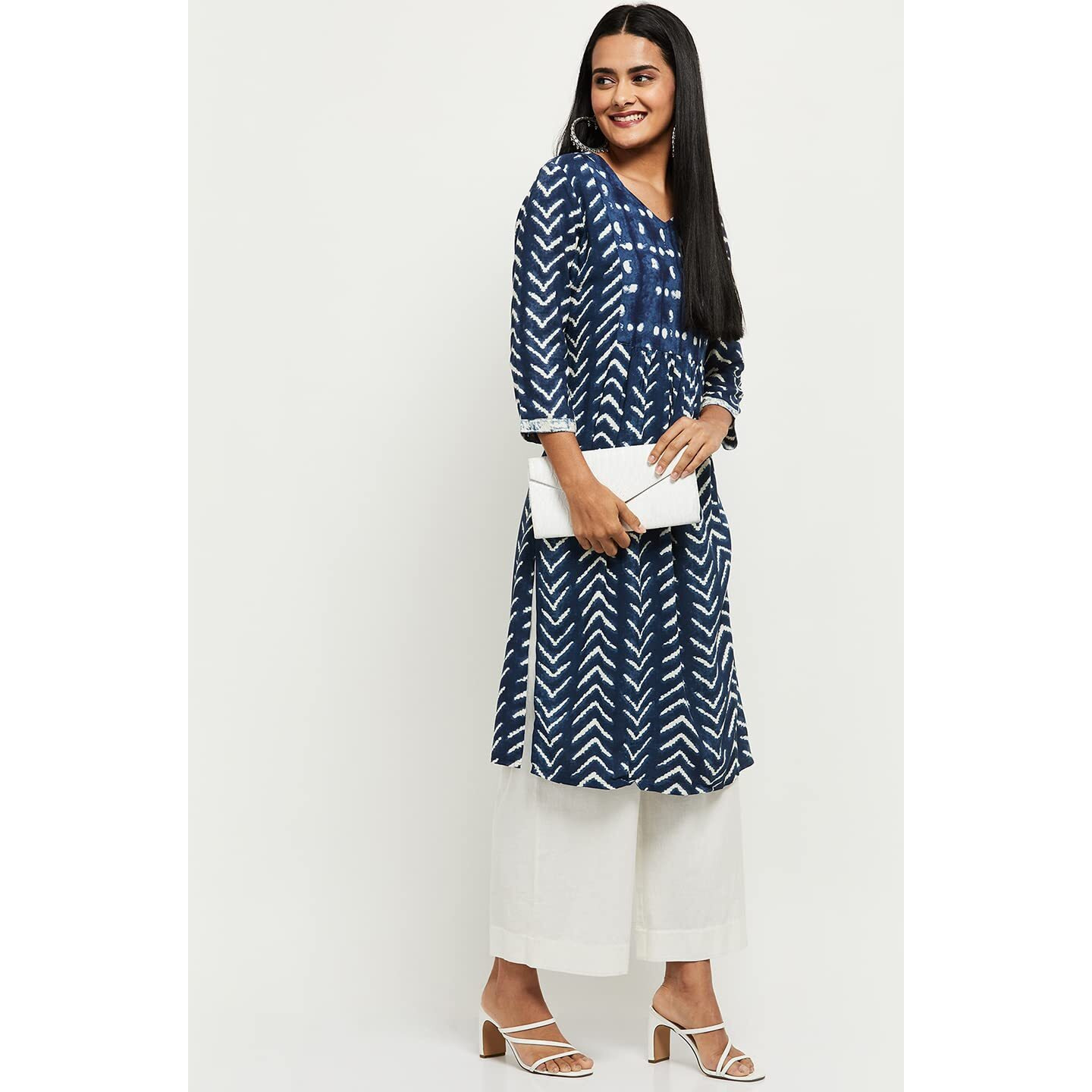 Max Women Printed V-Neck Straight Kurta (AECKAW22HE_Indigo_2XL)