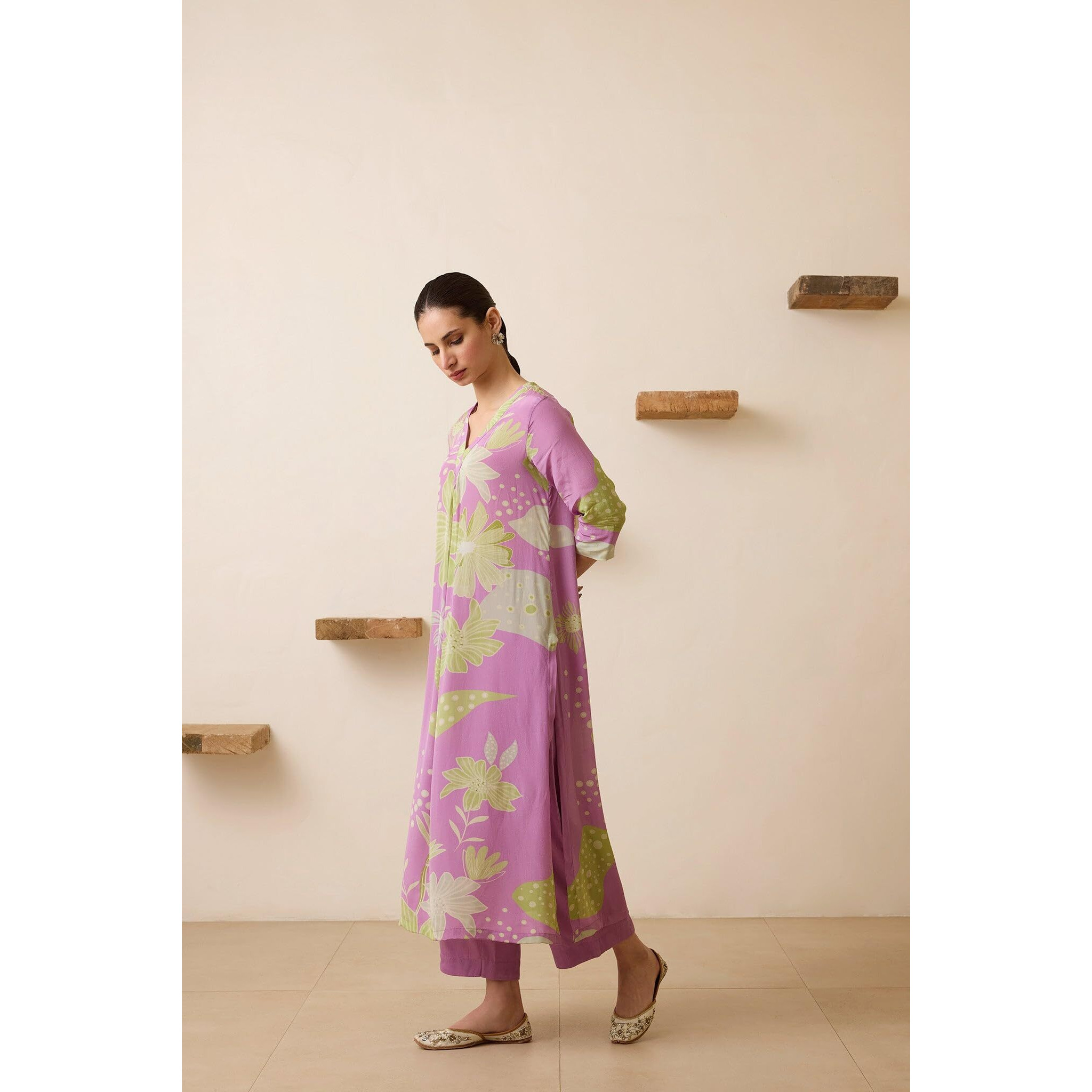 GoSriKi Women's Cotton Blend Straight Printed Kurta with Pant (Wanda Purple-GS_L_Purple_Large)