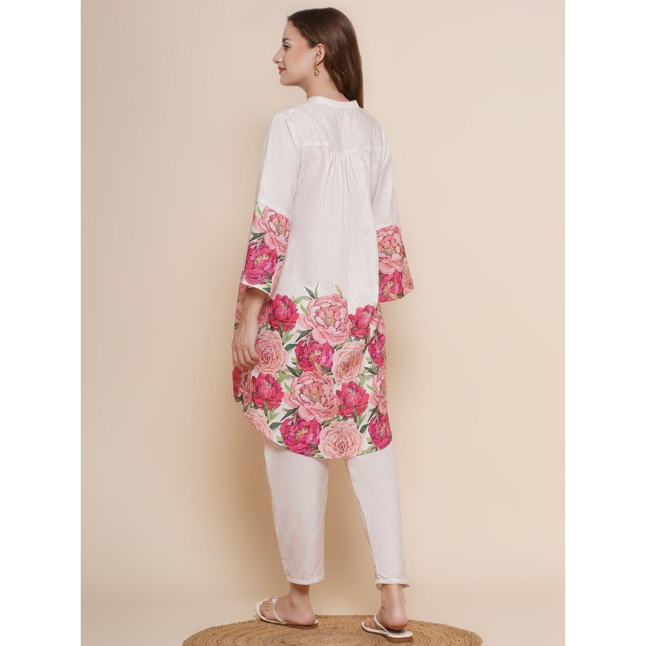 Modestouze Attires Women's Rayon Blend Straight Floral Printed Kurta with Pant | Women Co-ord Set | Kurta Set For Women (IN, Alpha, S, Regular, White)