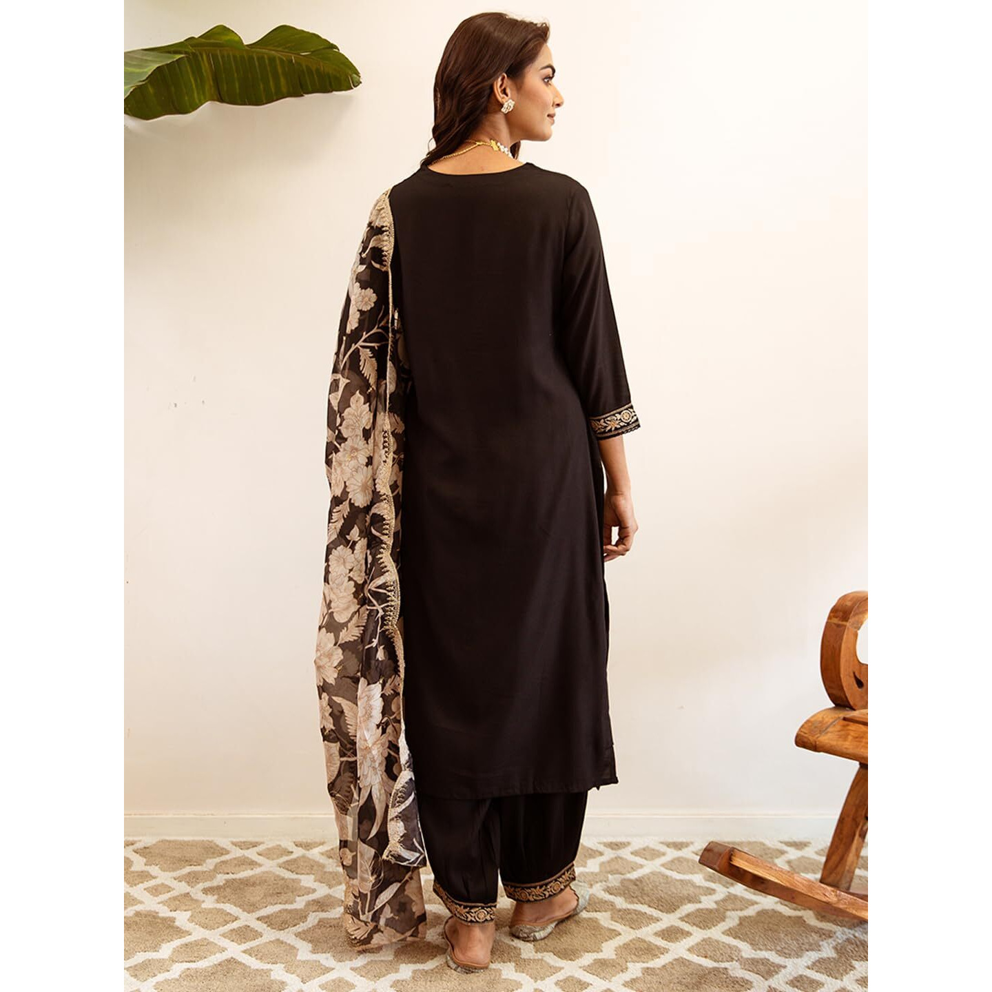 Indo Era Women's Black Viscose Rayon Embroidered Straight Kurta And Pant With Dupatta Set (Kh5Bk6147_Large)