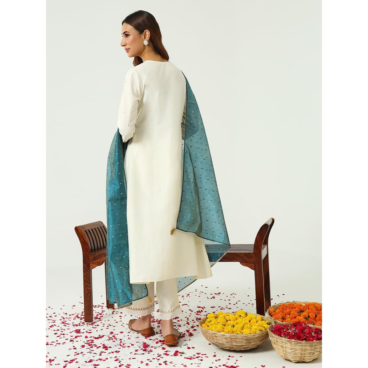 Fiorra Women's Off White Silk Blend Nayra Cut Kurta And Pant With Embroidered Dupatta Set0158