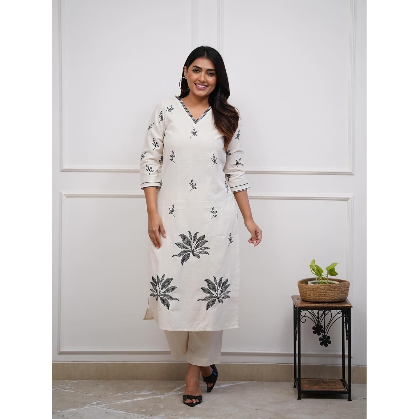 Royal Export Women's Viscose Floral Embroidered Regular Fit Straight Kurta Set With Pant (Rx72 Whitectn-Kp_Small)