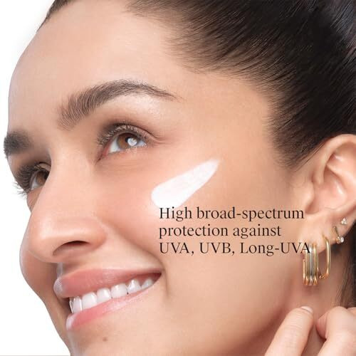 Neutrogena Hydro Boost Face Sunscreen Spf50+ Pa++++ | Hyaluronic Acid & Niacinamide | Uva, Uvb And Long Uva Protection | Oily & Sensitive Skin | Non Greasy & No White Cast | Hydrating Fluid | 50Ml