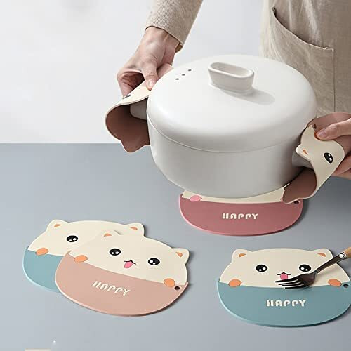Wolpin Table Coasters Set Of 3 Cats Heat Insulation Pad For Big Hot Pots & Pans Casserole/Bowl/Dining Table Mat Pad/Tea Coasters Anti-Slip (16 X 15 Cm) Heat-Resistant Waterproof