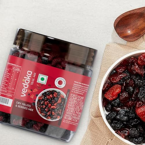 Amazon Brand - Vedaka Berries Mix | 200 G Pouch | Blueberry, Strawberry, Cranberry And Black Currant | Ambient Temperature | Healthy Snacking (Previously Kitchen Cheer)